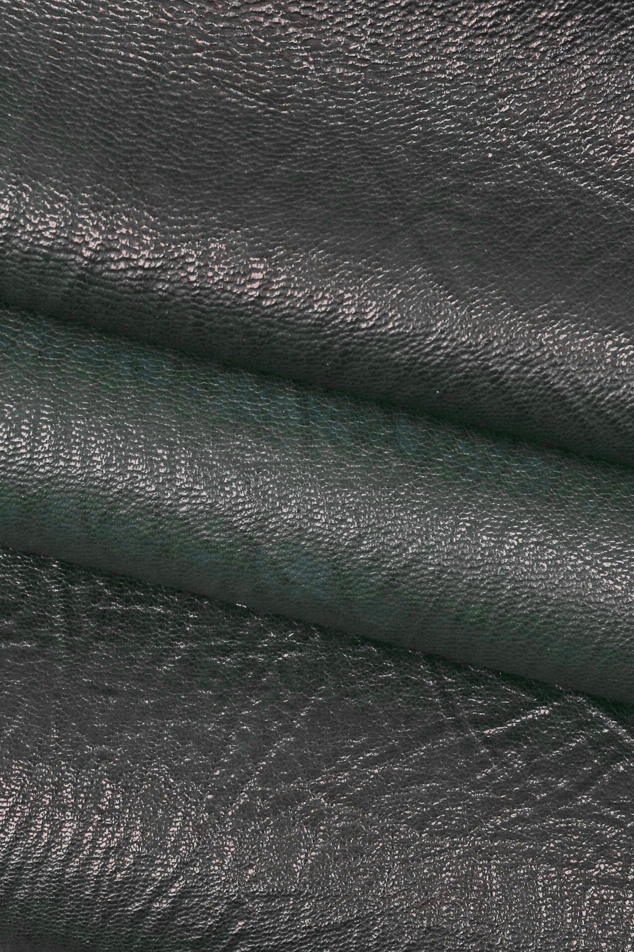 Various Wrinkled Vintage Leather Hides, Sporty Embossed Goatskin, Soft Textured Skins B15596-VT La Garzarara