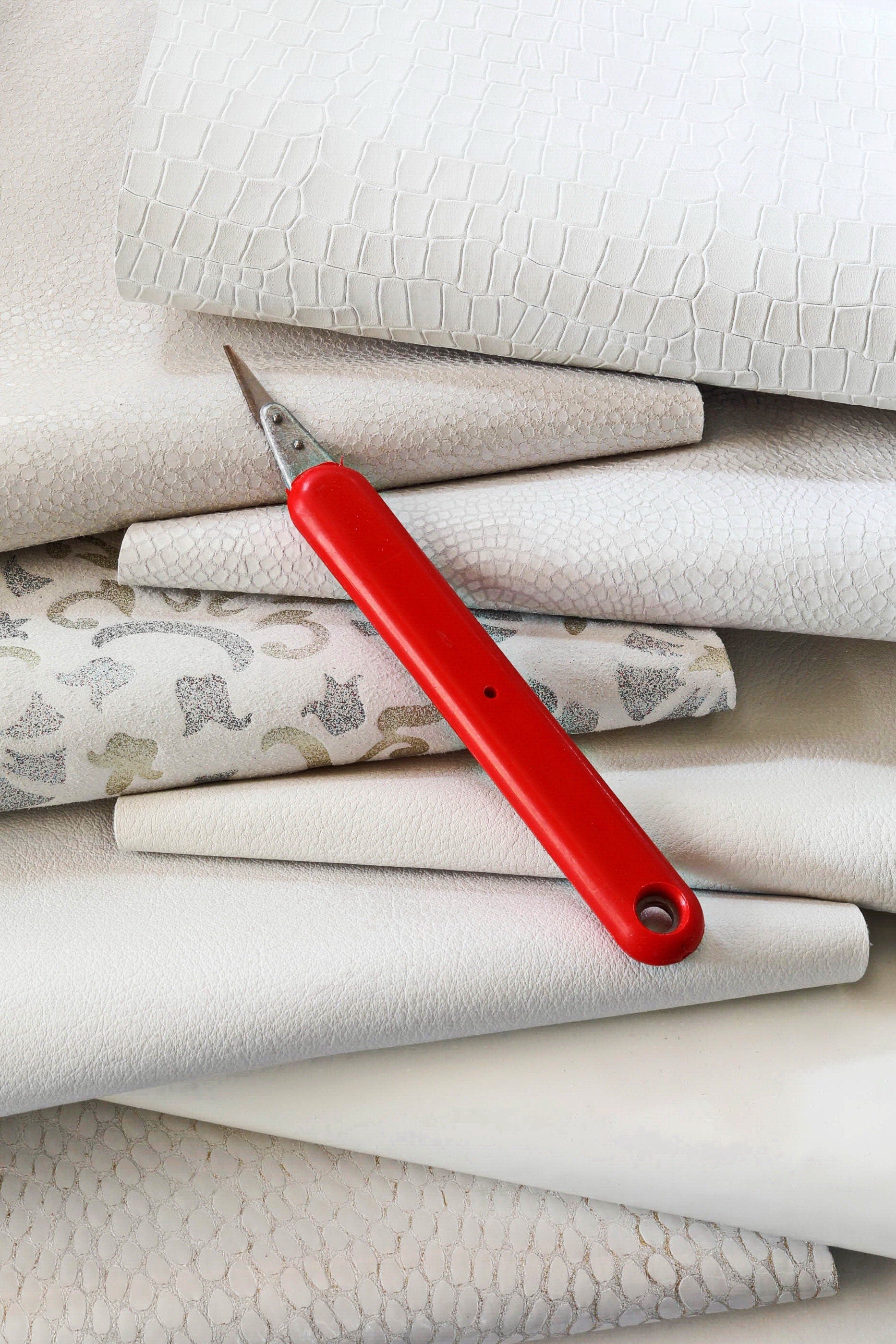White leather SCRAPS, random mixed remnants and offcuts, solid color and patterns, smooth and grained hides 0.5 kg B1340-RC
