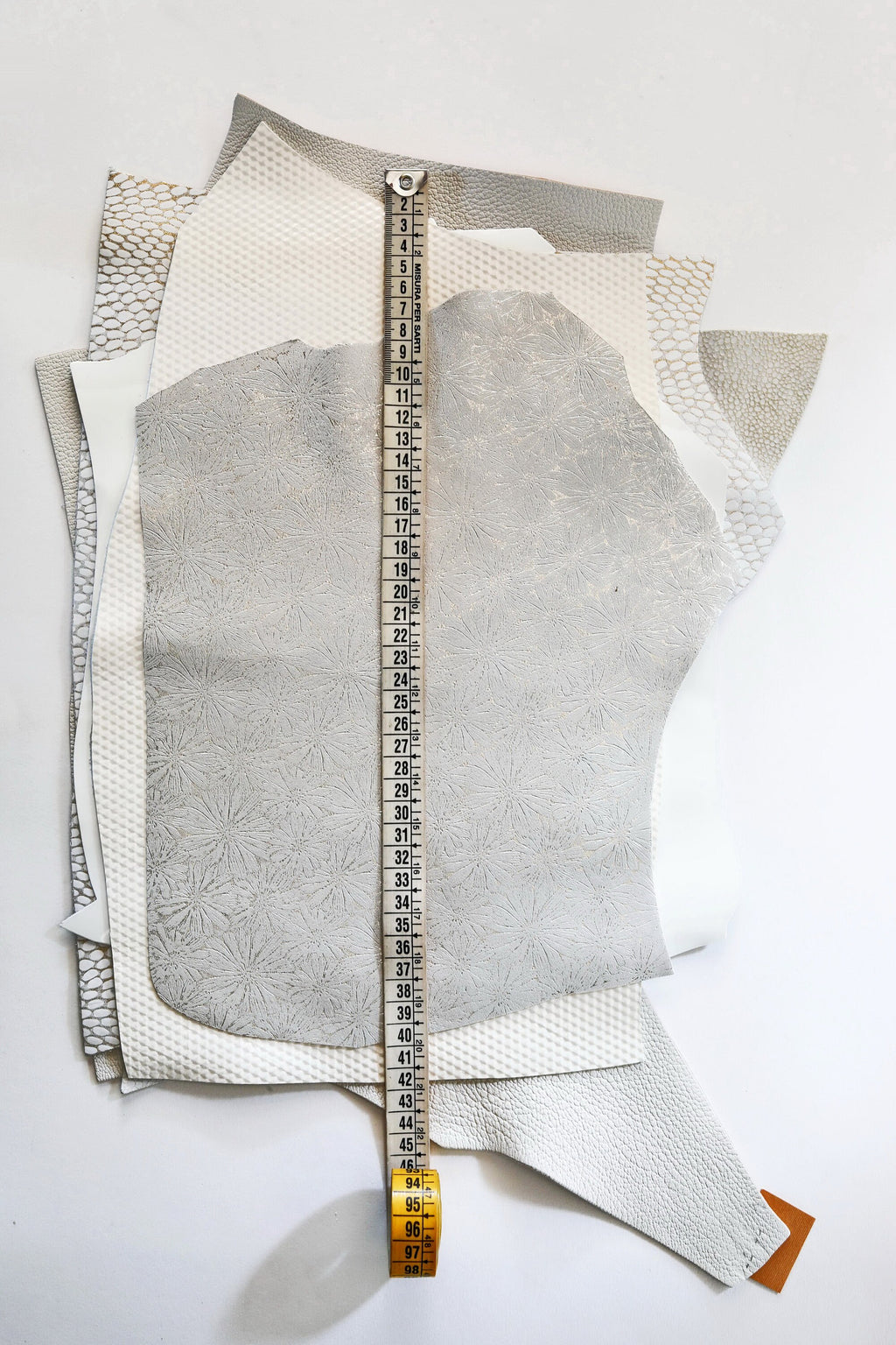 White leather SCRAPS, random mixed remnants and offcuts, solid color and patterns, smooth and grained hides 0.5 kg B1340-RC