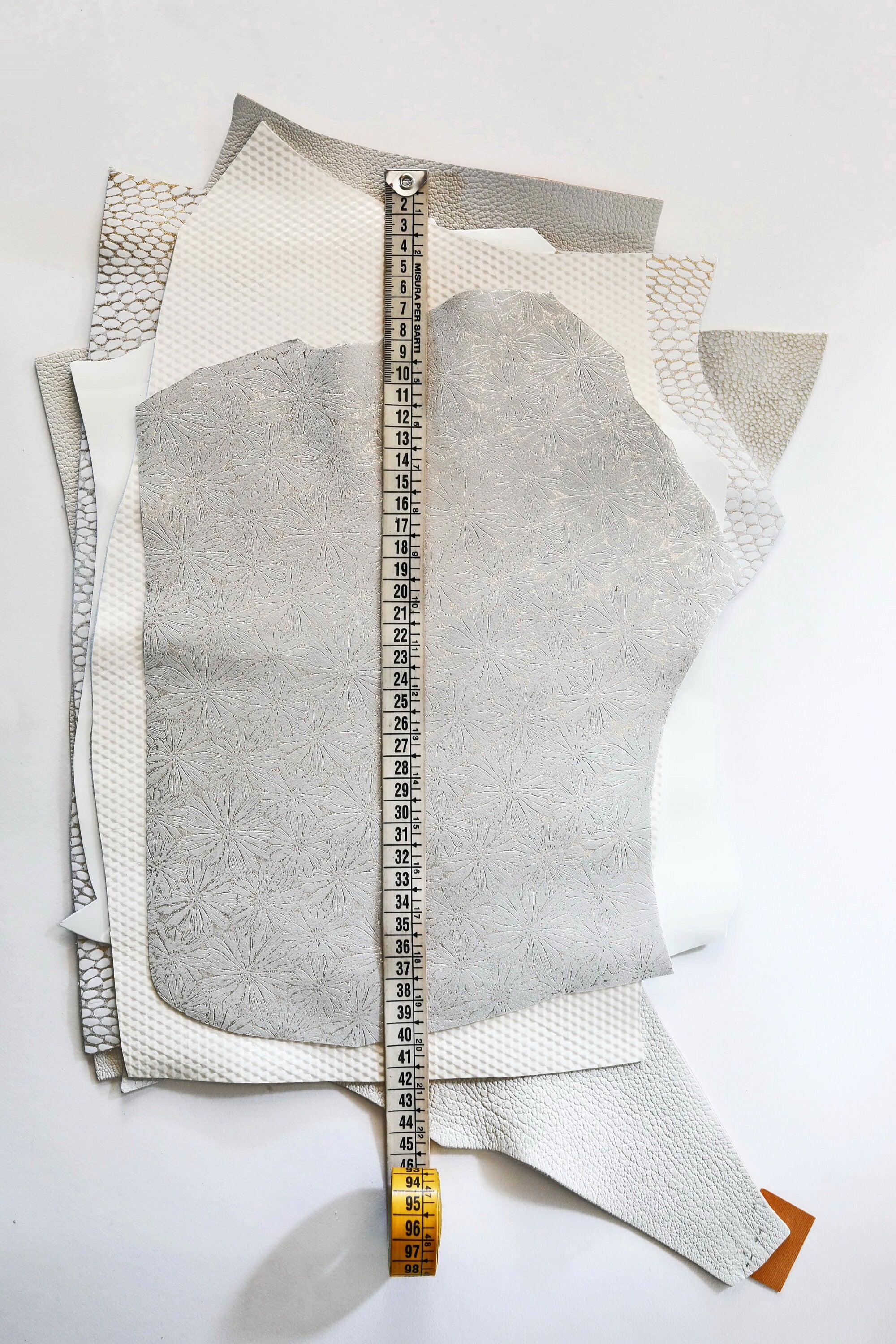 White leather SCRAPS, random mixed remnants and offcuts, solid color and patterns, smooth and grained hides 0.5 kg B1340-RC