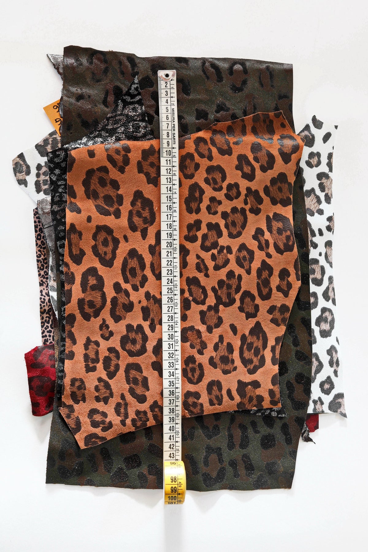Leather scraps - LEOPARD textures, foils and softnes various, italian leather pieces 1 lbs B1460-RC La Garzarara