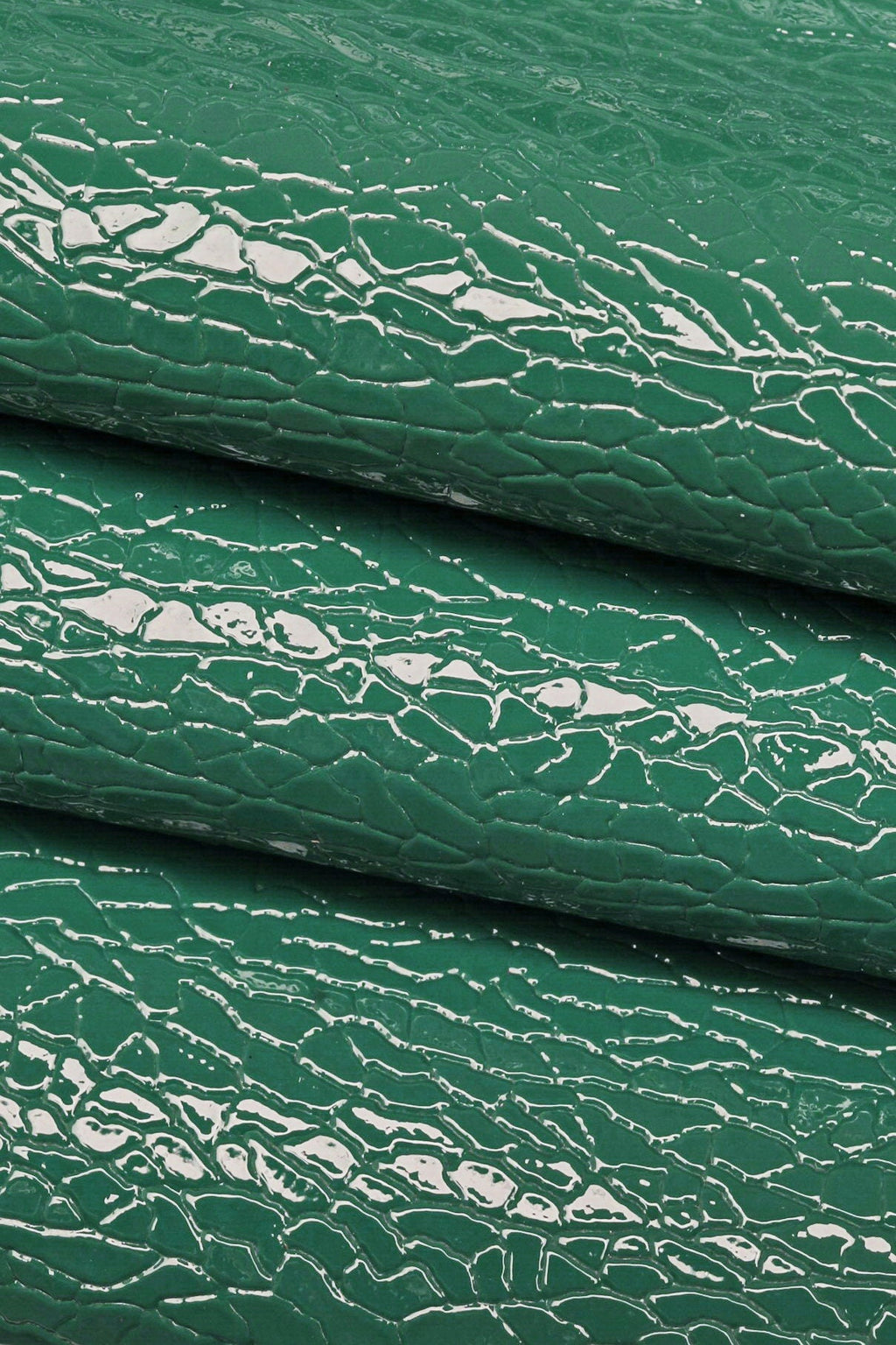 Petroleum green and dark grey PATENT leather hide, crackle like printed cowhide, glossy calfskin, medium softness B15875-ST La Garzarara