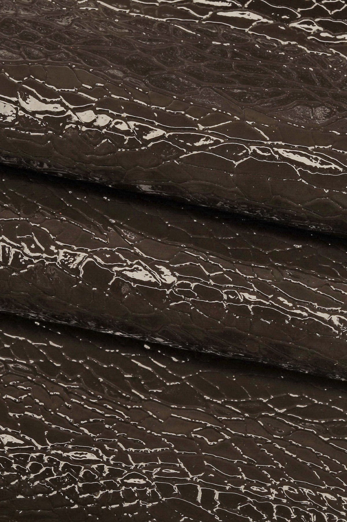 Petroleum green and dark grey PATENT leather hide, crackle like printed cowhide, glossy calfskin, medium softness B15875-ST La Garzarara