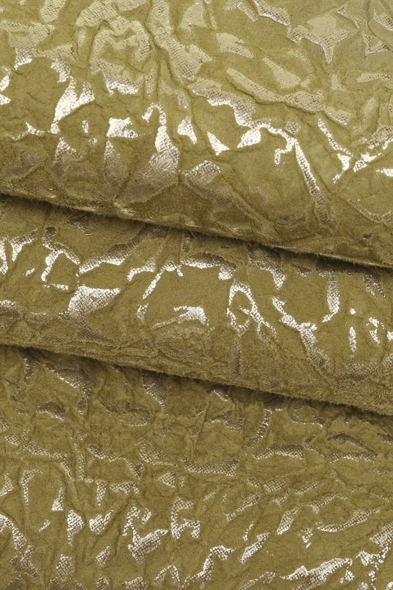 Raised print goatskin leather, green beige metallic stamped skin, bright embossed nubuck goat B15999-MT(ST) La Garzarara