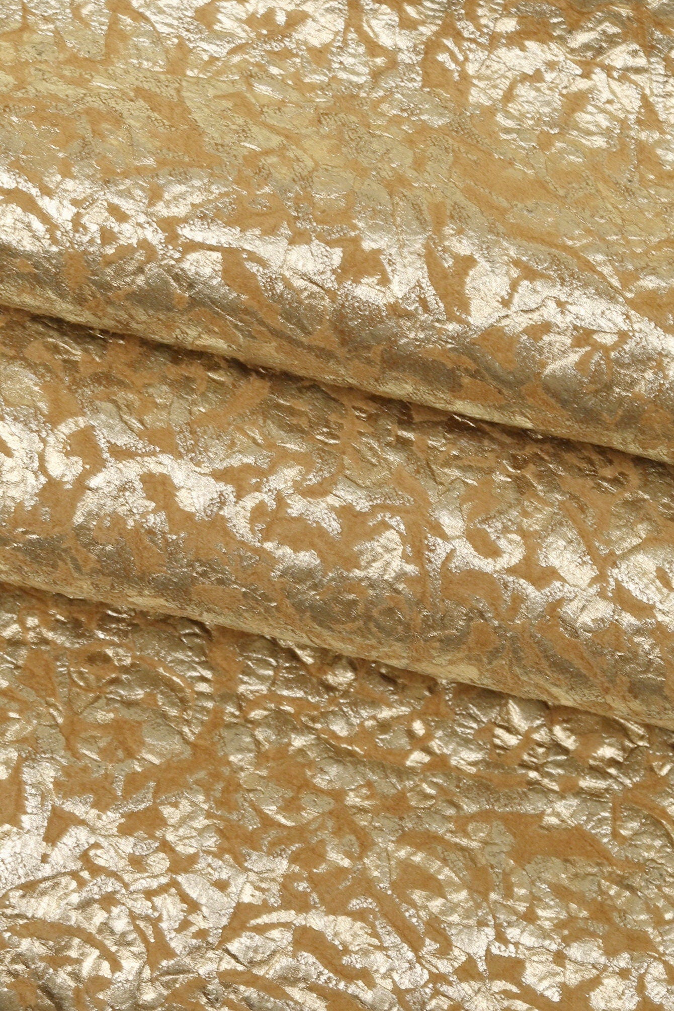 Raised print goatskin leather, green beige metallic stamped skin, bright embossed nubuck goat B15999-MT(ST) La Garzarara