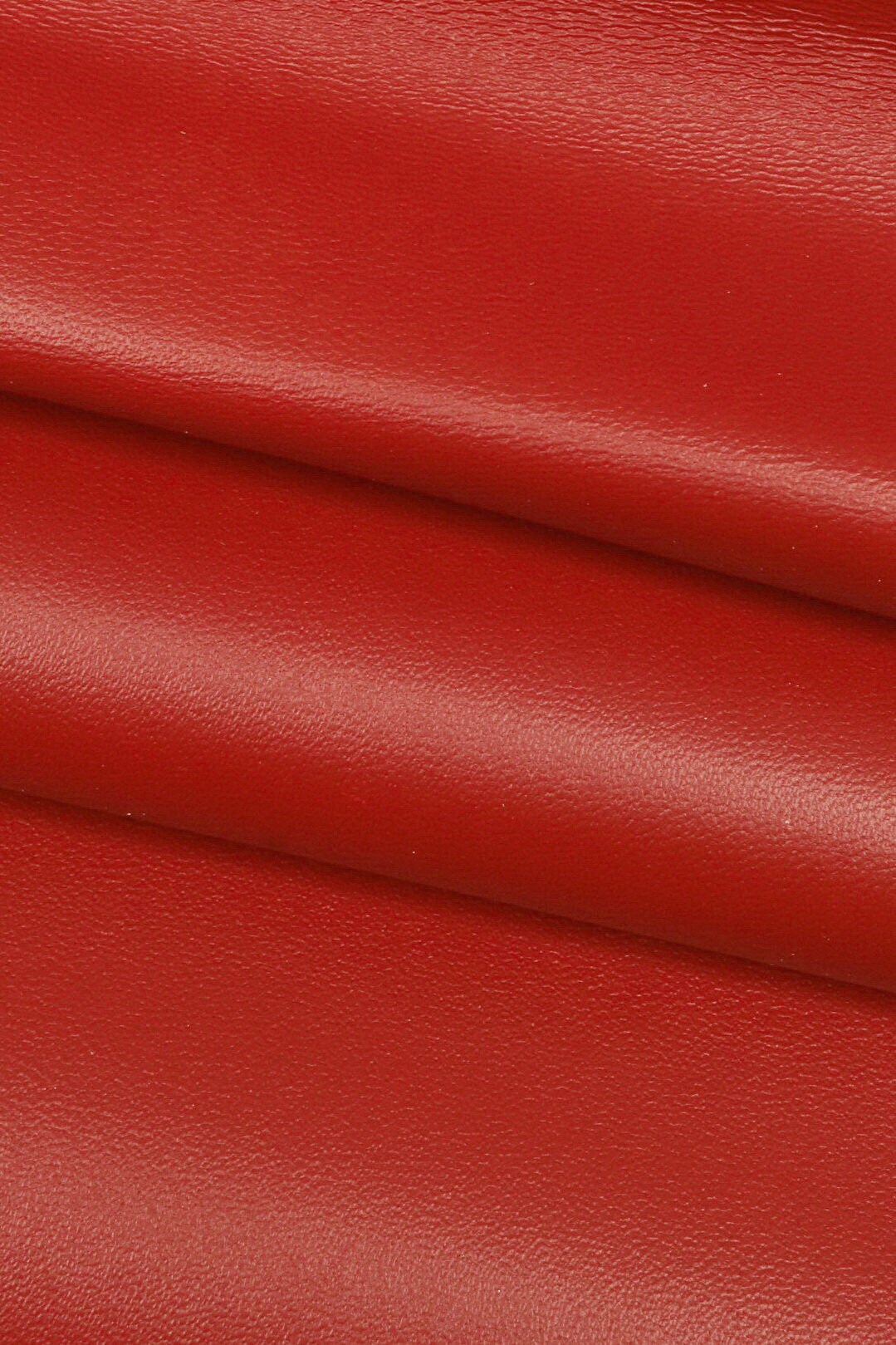 Dark red nappa leather hide – soft sheepskin, smooth crimson lambskin for hobbyists B18201-TU La Garzarara