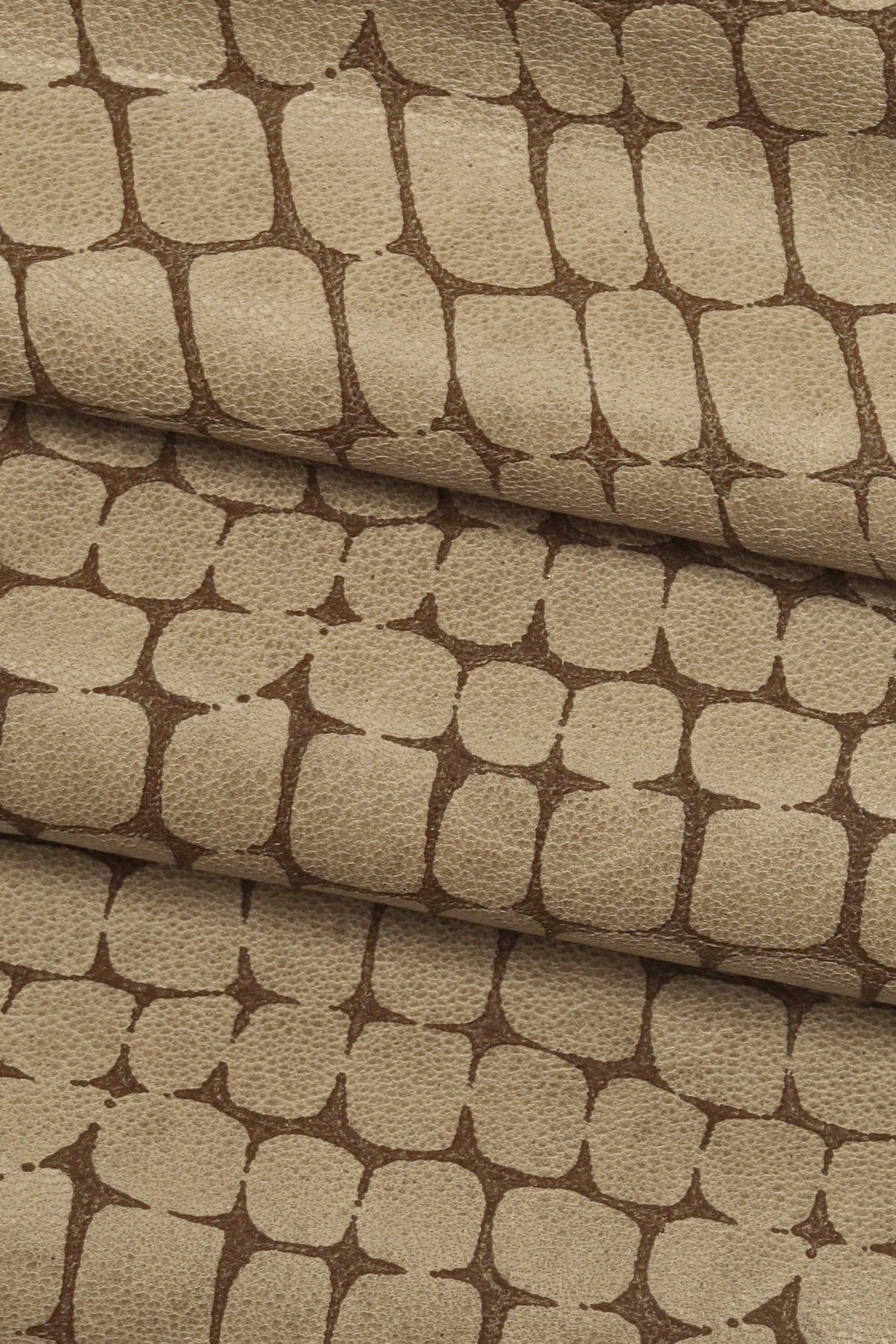 CROCODILE printed leather skin, brown, grey, beige sporty vintage goatskin, soft croc embossed hide B16152-VT La Garzarara