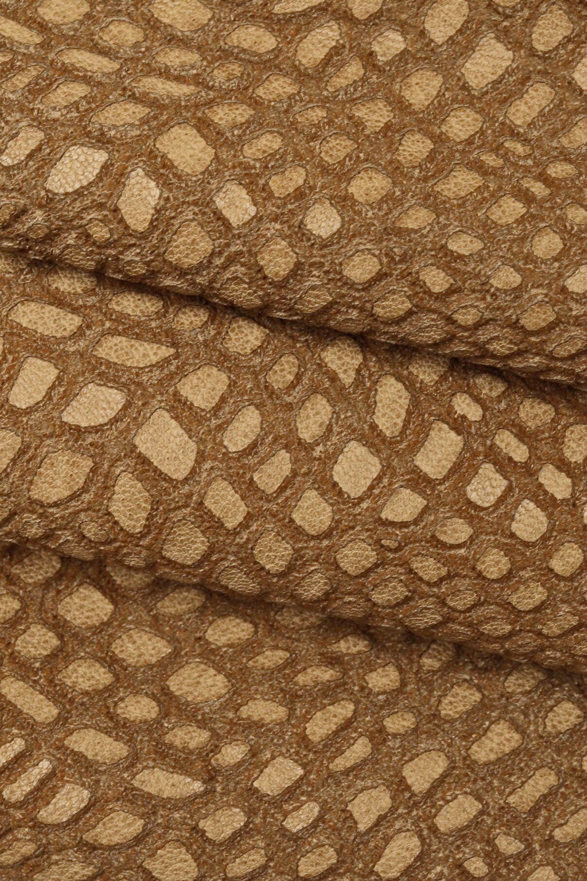 Camel CROCODILE embossed leather hide, beige reptile textured croco goat skin 1.1–1.3 mm for bags accessories B16151-VT La Garzarara