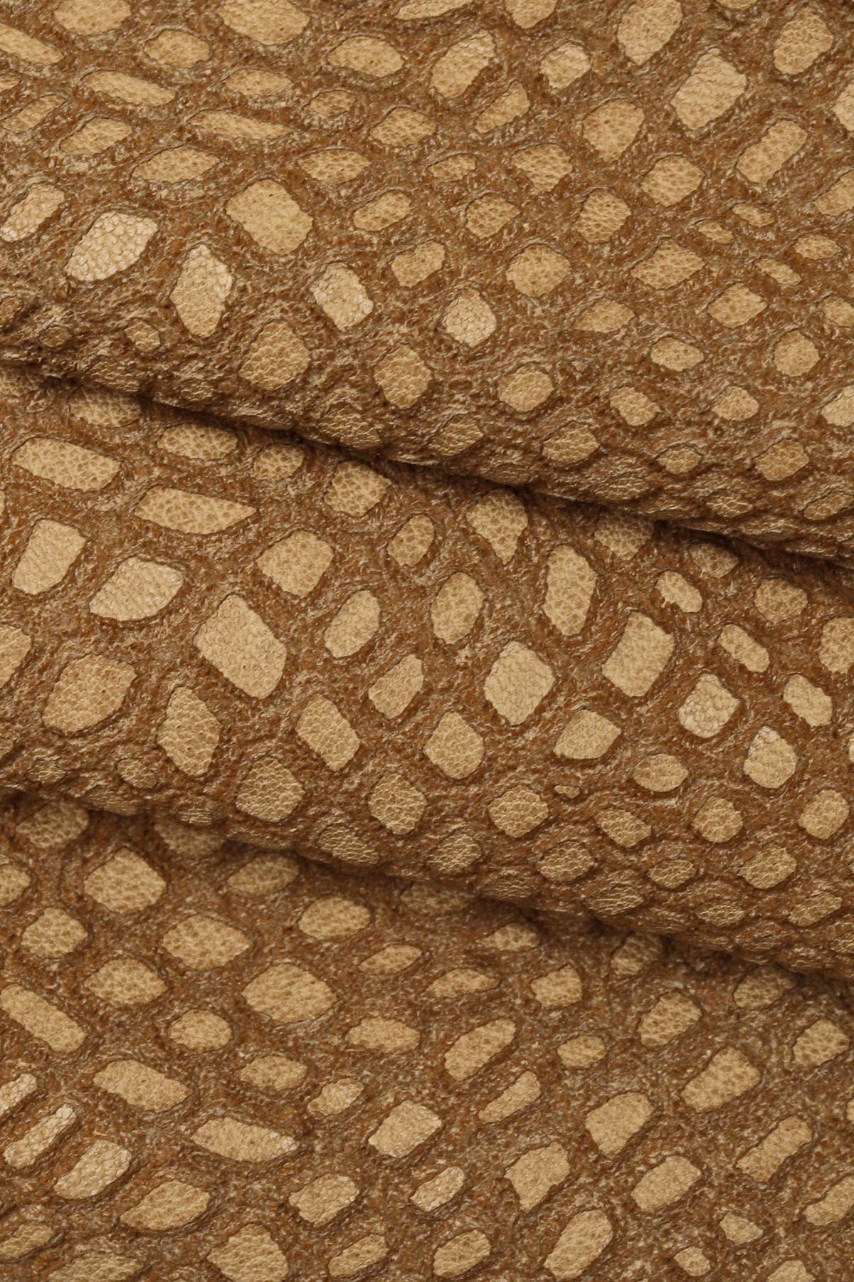 Camel CROCODILE embossed leather hide, beige reptile textured croco goat skin 1.1–1.3 mm for bags accessories B16151-VT La Garzarara