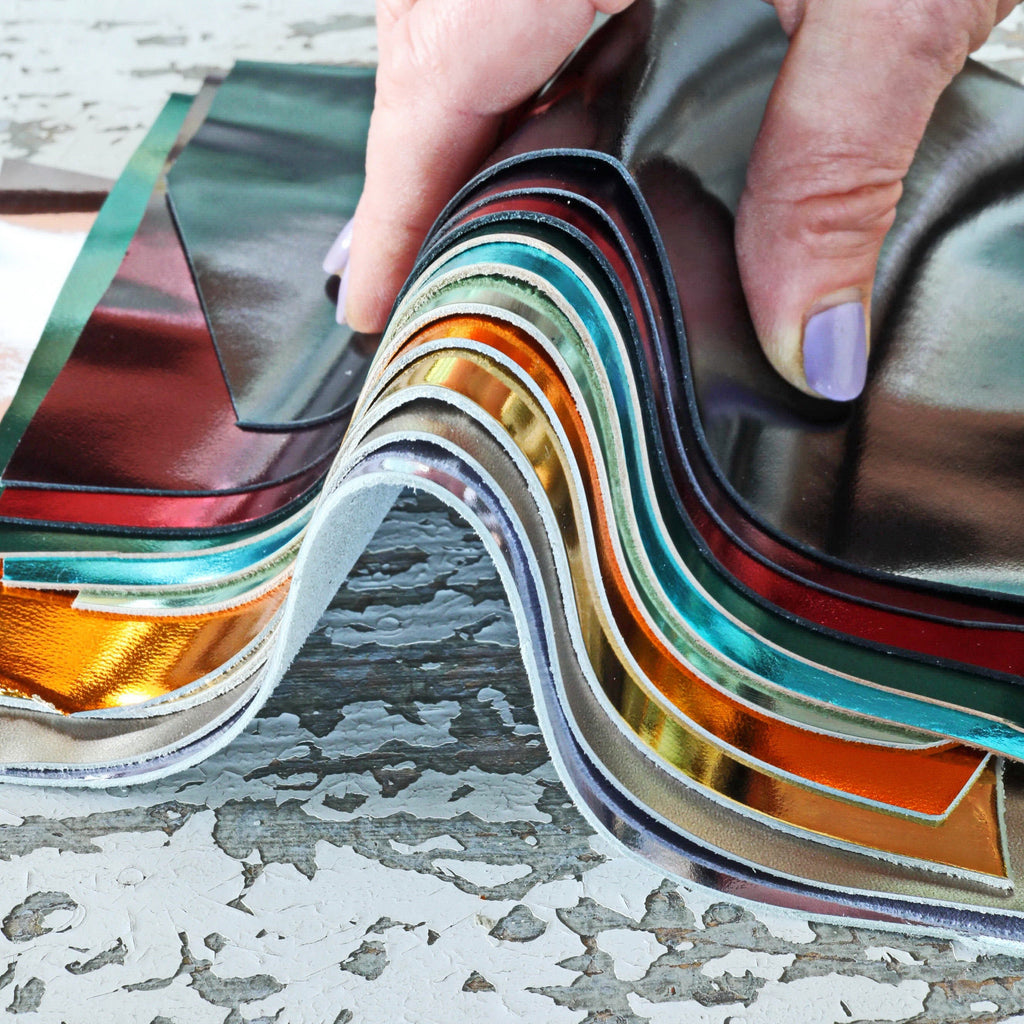 Metallic Mirror Leather Scraps, Glossy Reflective Pieces, Mixed Color Offcuts for Accessories and Crafts0,7 lbs/300g 6x5"/15x12 cm B1527