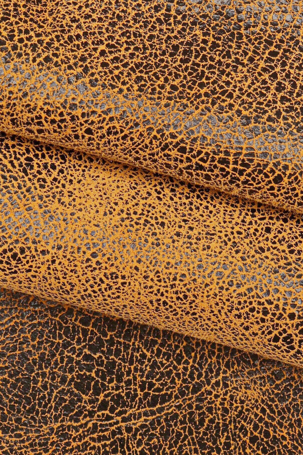 Vintage cracked leather hide distressed look, textured suede goat leather skin for bags accessories B16122-ST La Garzarara