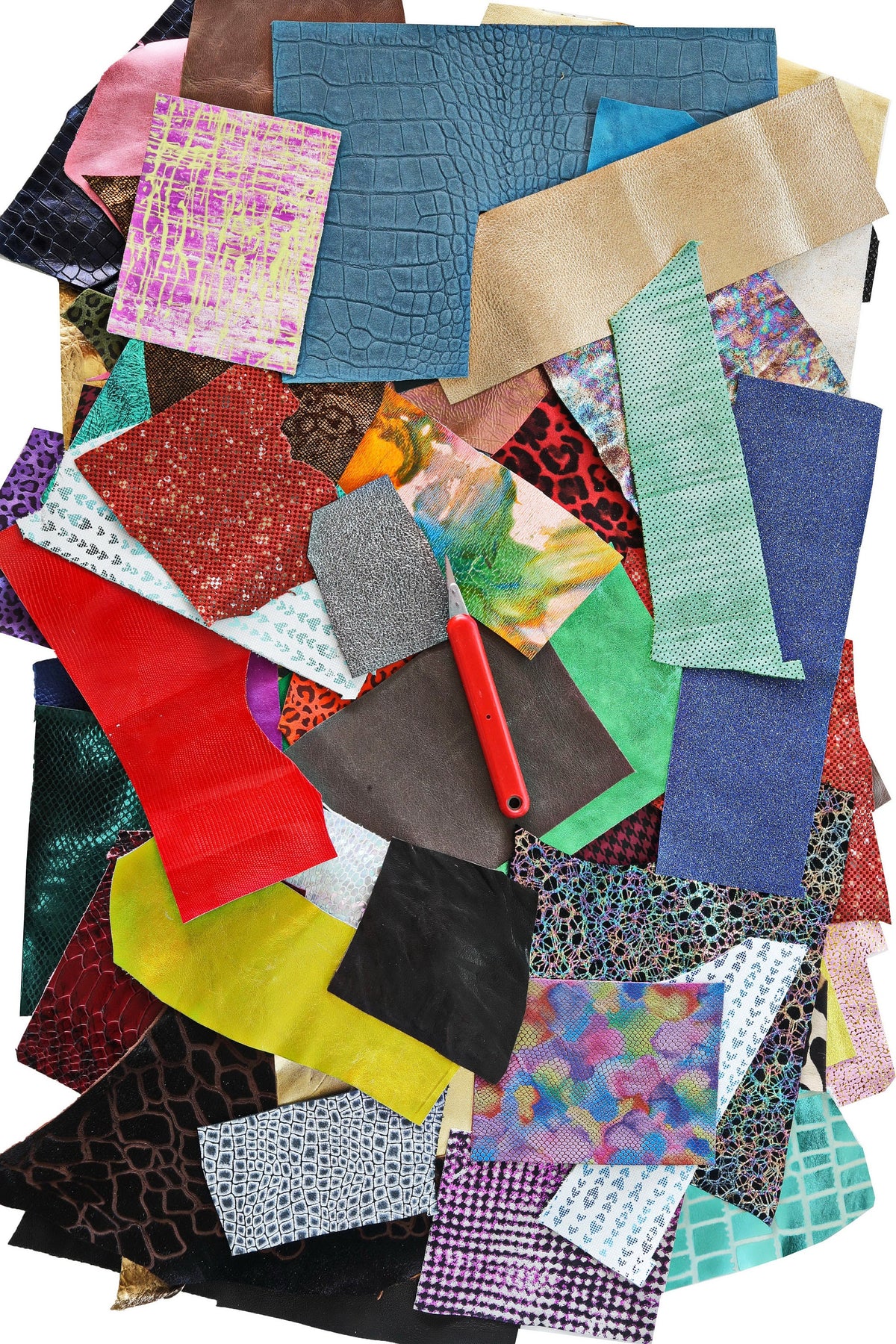 100 Leather scraps, 2x4"/5x10 cm minimum measures, RANDOM selection, MIX of printed, metallic, solid colors, patent and vintage pieces