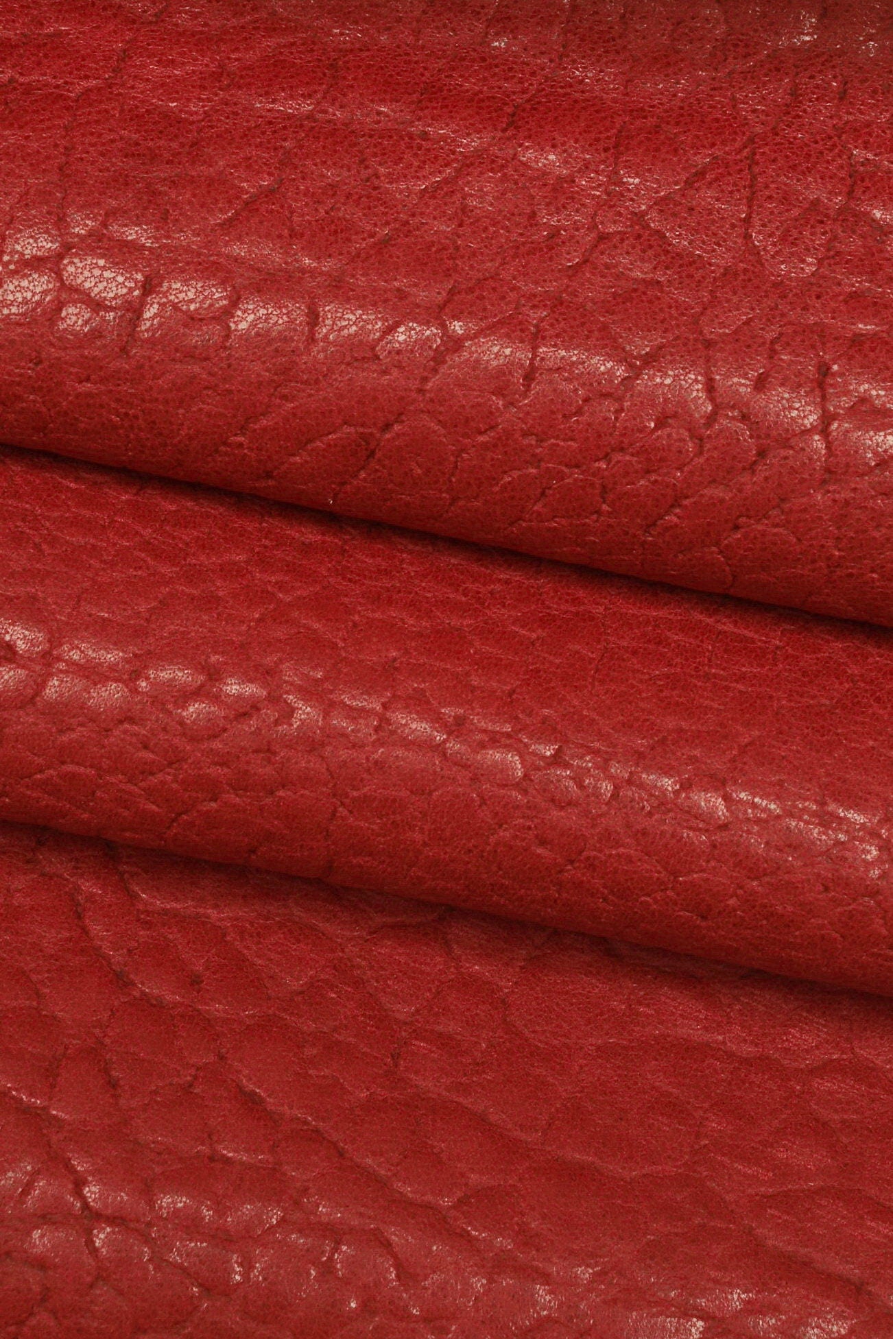 Burgundy red super VINTAGE leather skin, ELEPHANT grain printed hide, aged rustic goatskin 0.7-1.0 mm B16361-VT La Garzarara