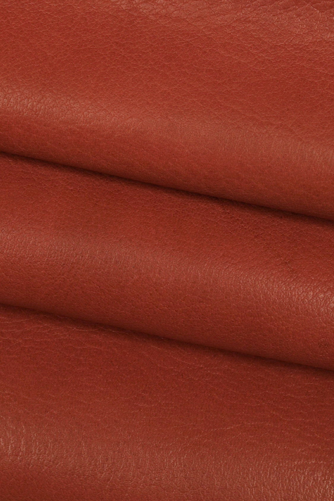 Red soft grain leather skin, naturale grained grainy cowhide, distressed vintage cow hide B16353-VT La Garzarara