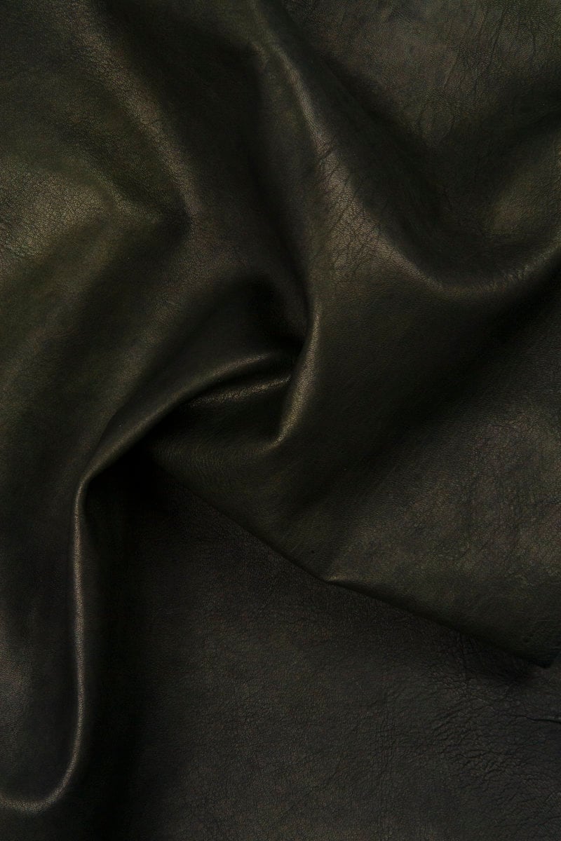 Green goat leather skin vegetable tanned CRINKLED effect, distressed soft goatskin with light dark shades 0.7–0.9 mm B16479-VT La Garzarara