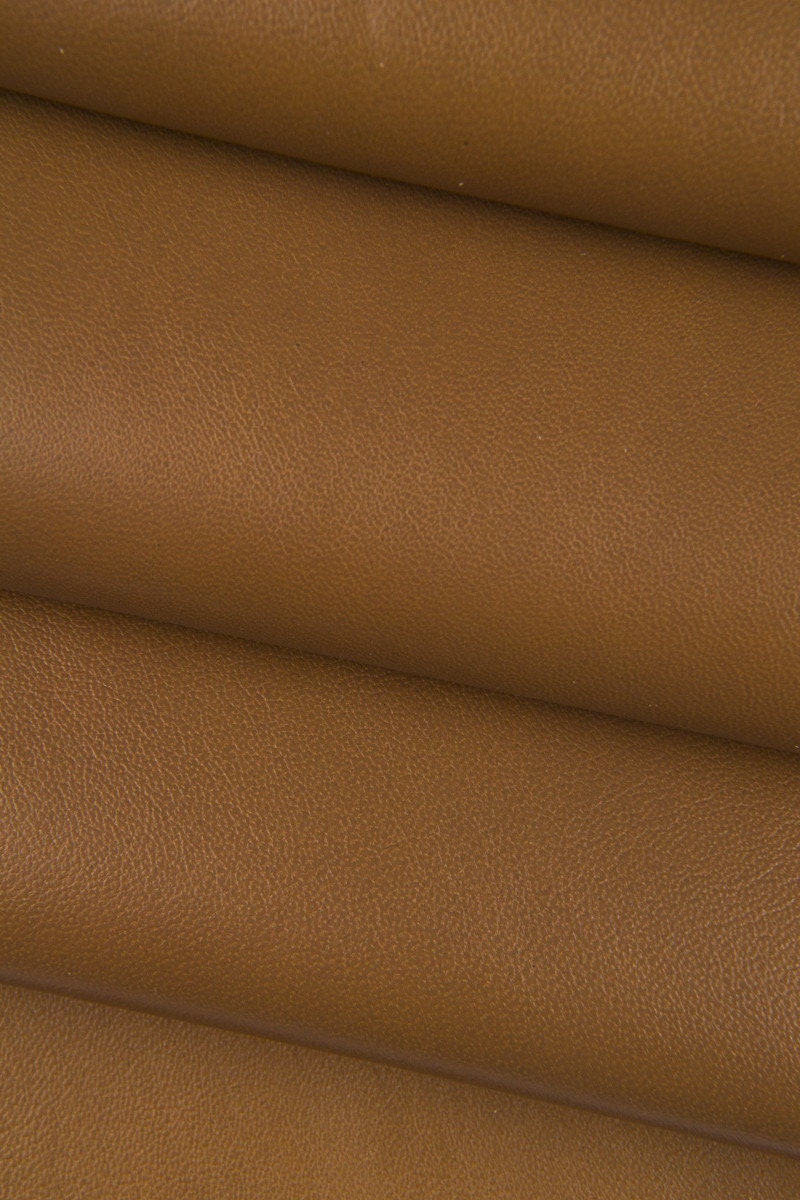 Supple quality hazelnut lambskin leather hide – natural tobacco, smooth sot nappa sheep skin 0.8-1.0 mm B16472-TU La Garzarara