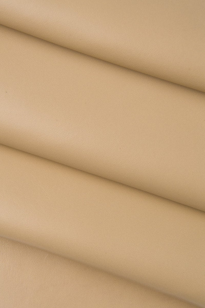 Supple quality hazelnut lambskin leather hide – natural tobacco, smooth sot nappa sheep skin 0.8-1.0 mm B16472-TU La Garzarara