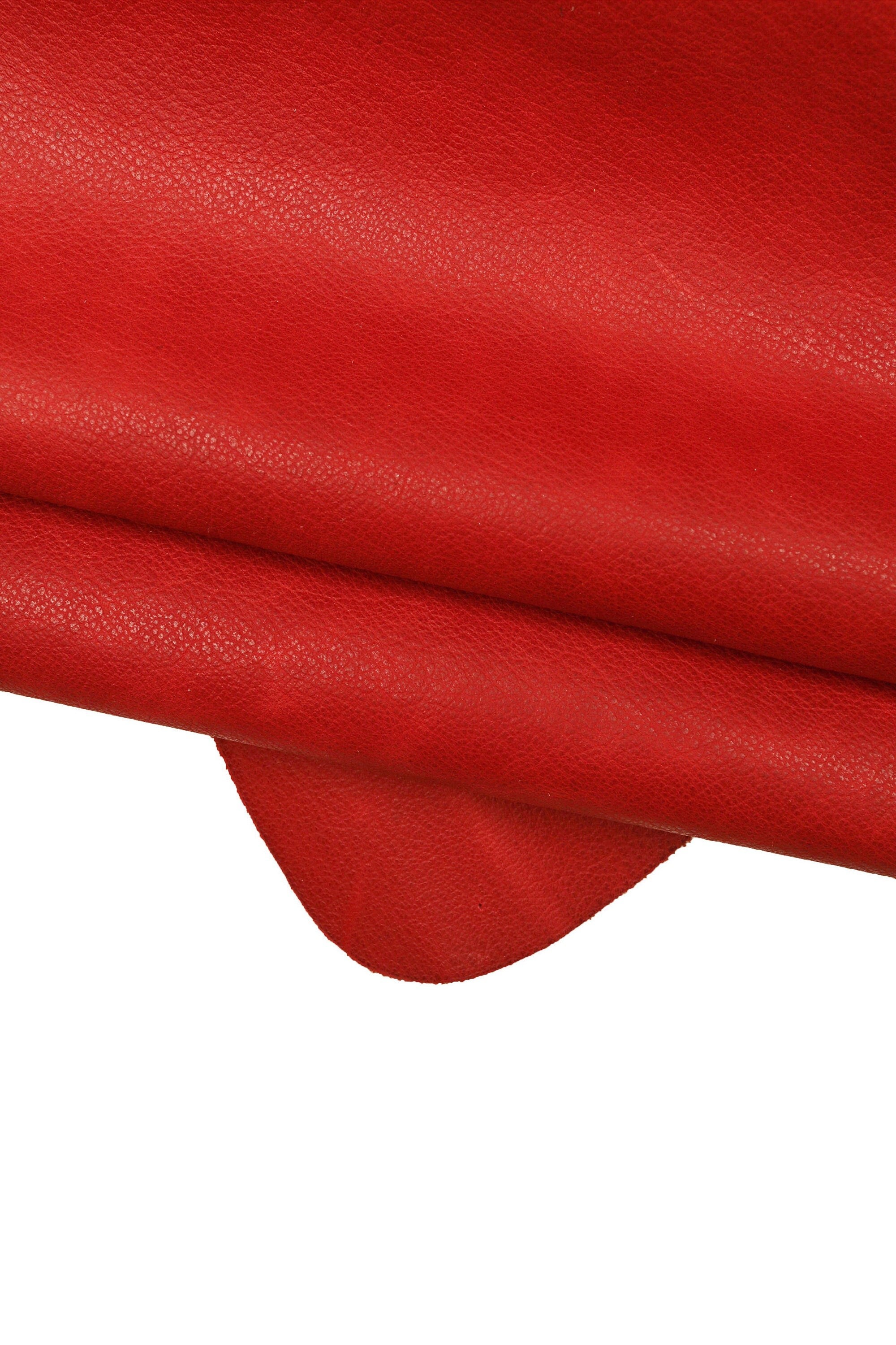 Red SPORTY leather hide, semi glossy calfskin with shades, vintage pebble grain printed cowhide, medium softness B16050-VT La Garzarara