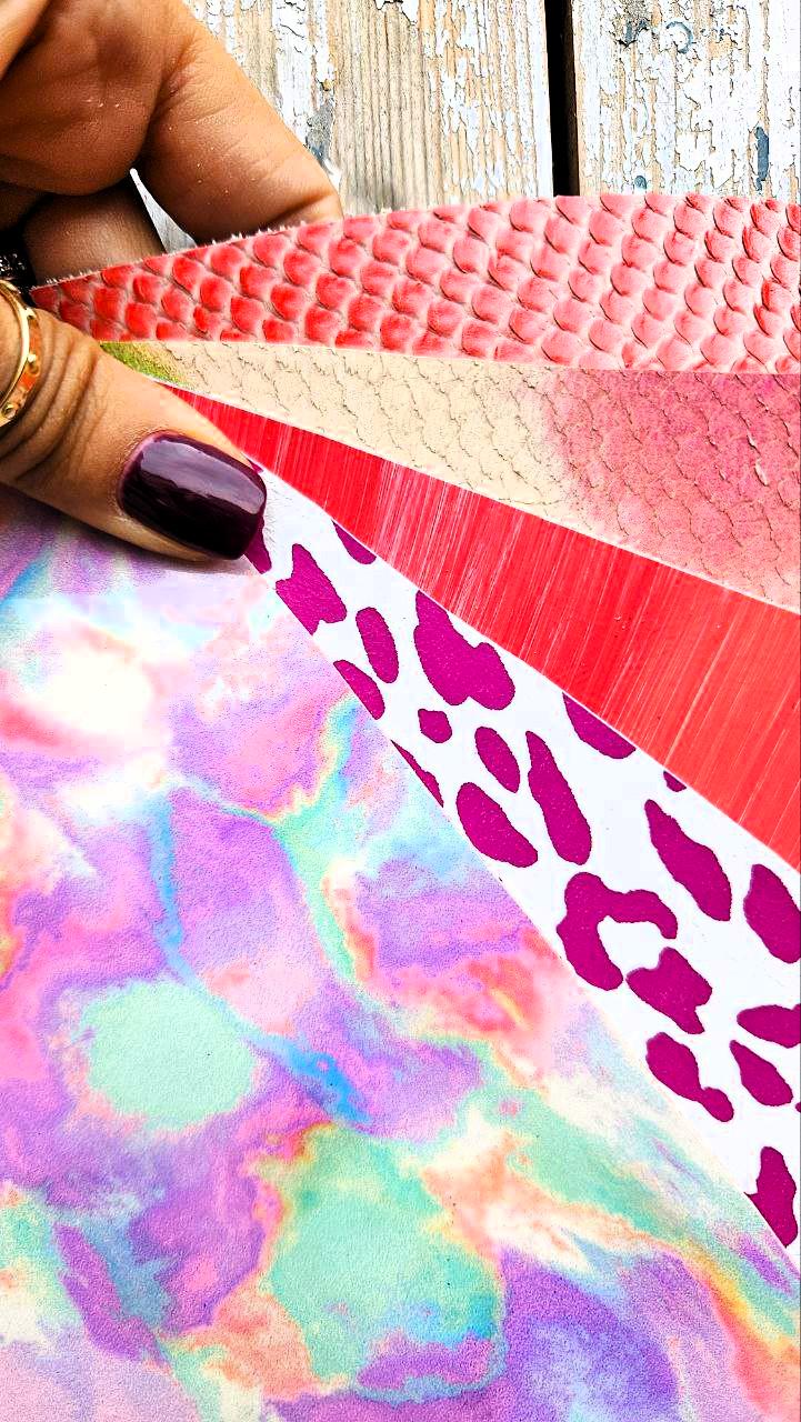 5 Selected leather scraps, printed and foils various, mix selection leather remnants as per pictures RT223 La Garzarara