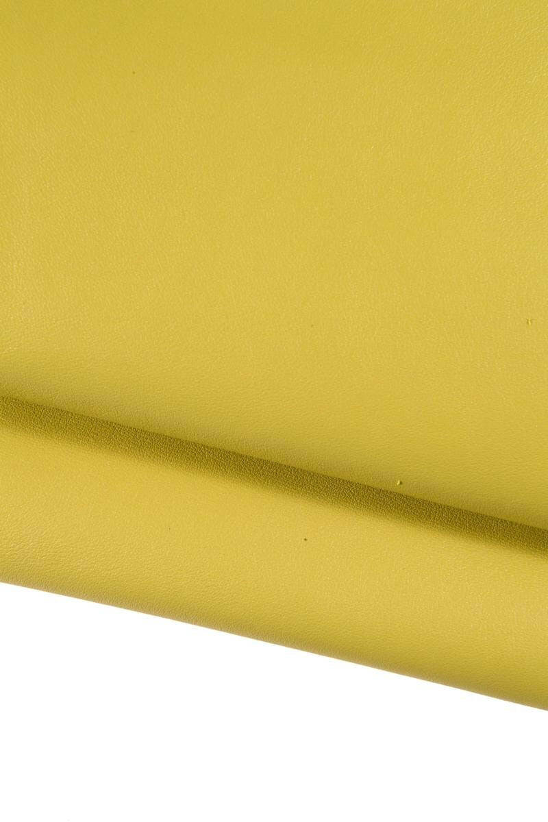 Soft mustard yellow cowhide leather hide, supple solid color calf leather 1.0–1.1 mm for bags and accessories, B16894-TU La Garzarara