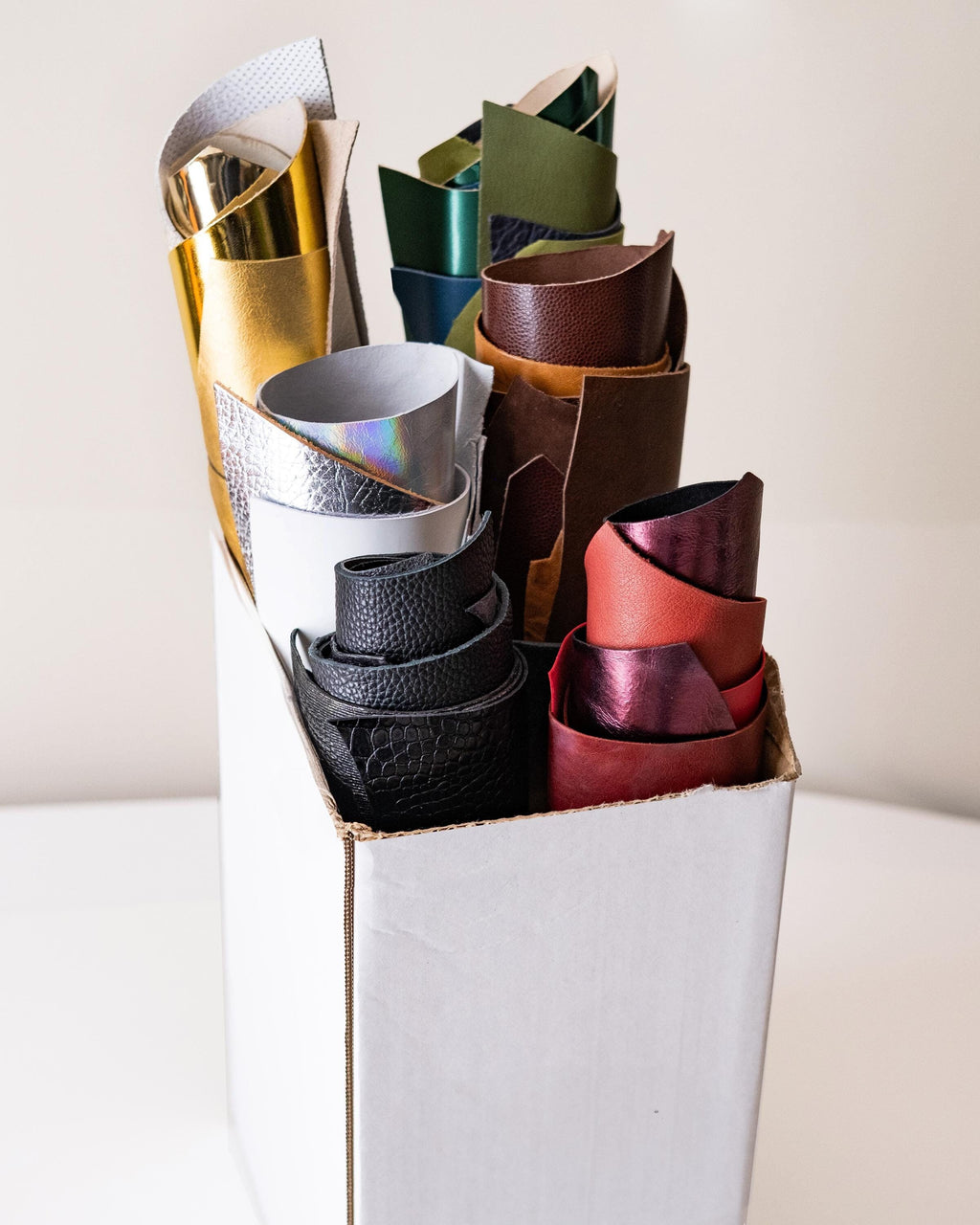 Mix Leather Scraps, Assorted Offcuts leather Pieces, 60 Colors Mix, Solid and Printed Renmants Leather 8x10"-25x20 cm for Sewing