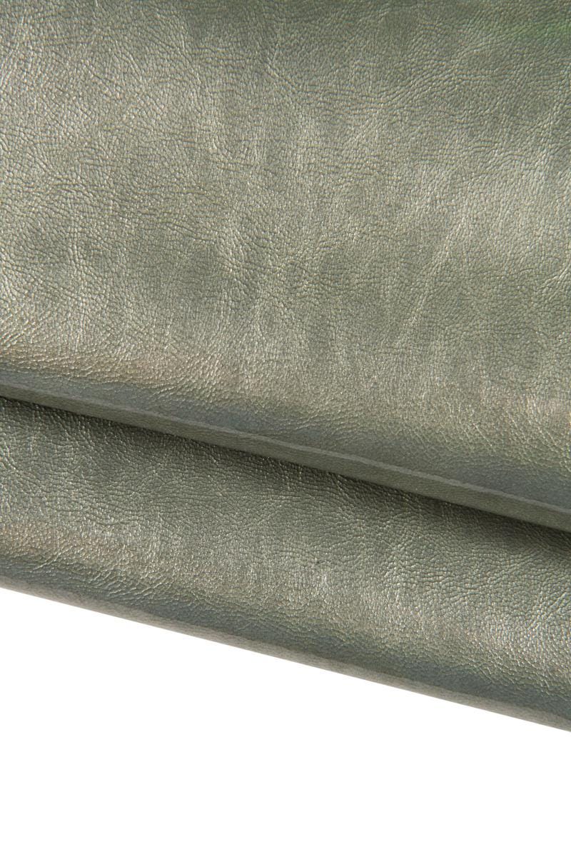 Grey glossy leather skin, naplack PATENT goatskin, silver soft WRINKLED hide 0.9 - 11 mm B16842-TU La Garzarara
