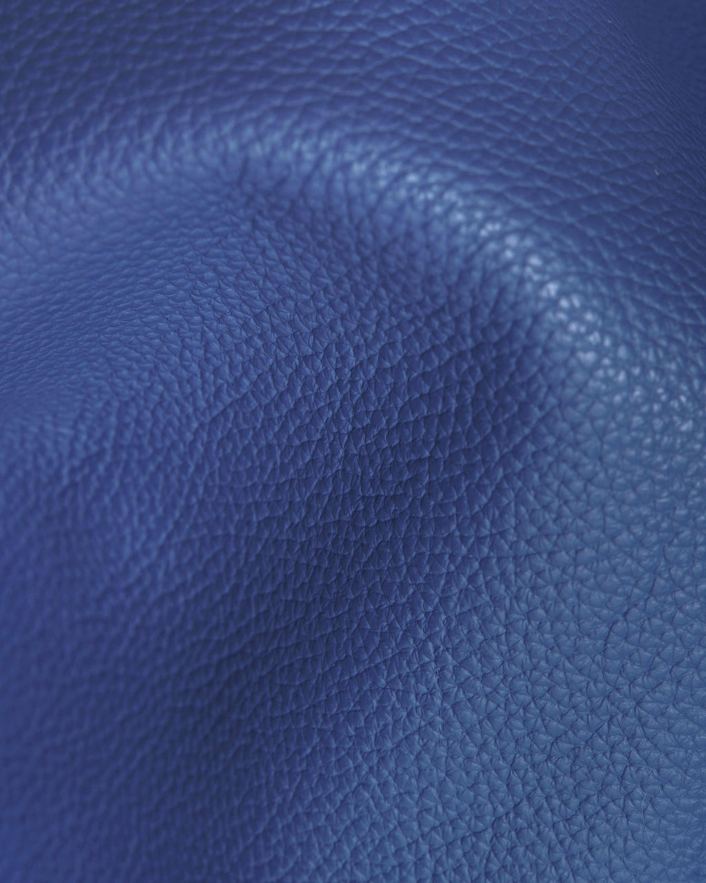 Royal blue PEBBLED cowhide, tumble grain leather hide, soft semi glossy embossed calfskin 1.6 - 1.8 mm for crafting B17206-TU La Garzarara