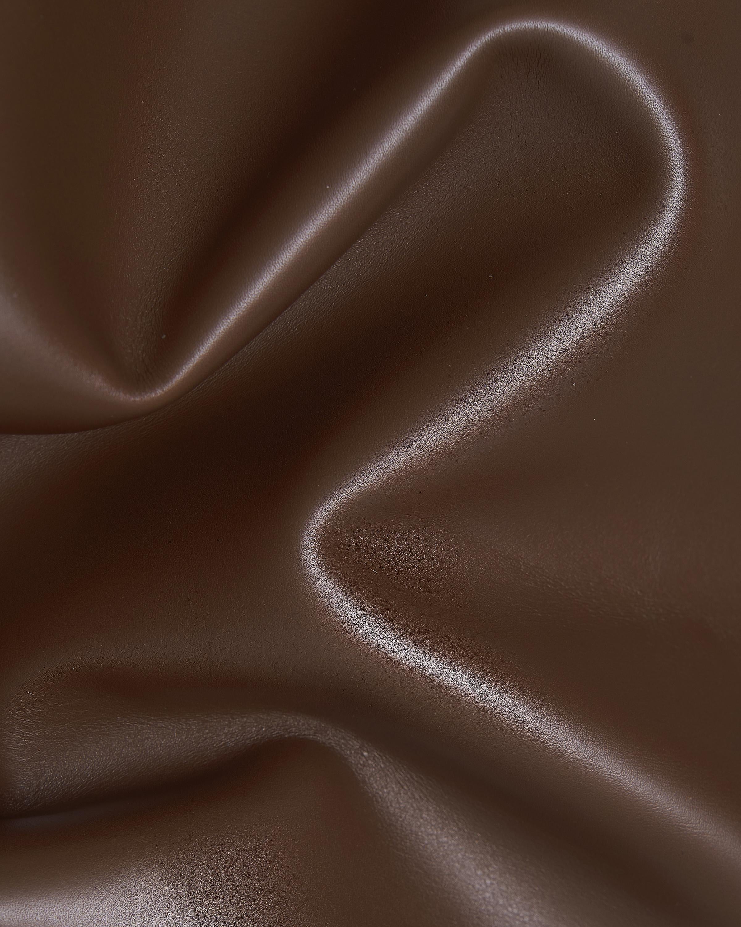 Coffe cow leather hide, soft chestnut cowhide skin, smooth genuine full grain cow 0.9 - 1.1 mm B17196-TU La Garzarara