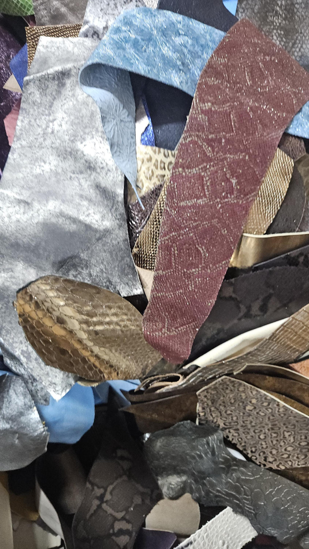 Small Leather Scraps, Mini Craft Offcuts, Assorted Colors Textures and Finishes for Earrings Jewelry and 2x4"/5x10 cm minimum measures RT87
