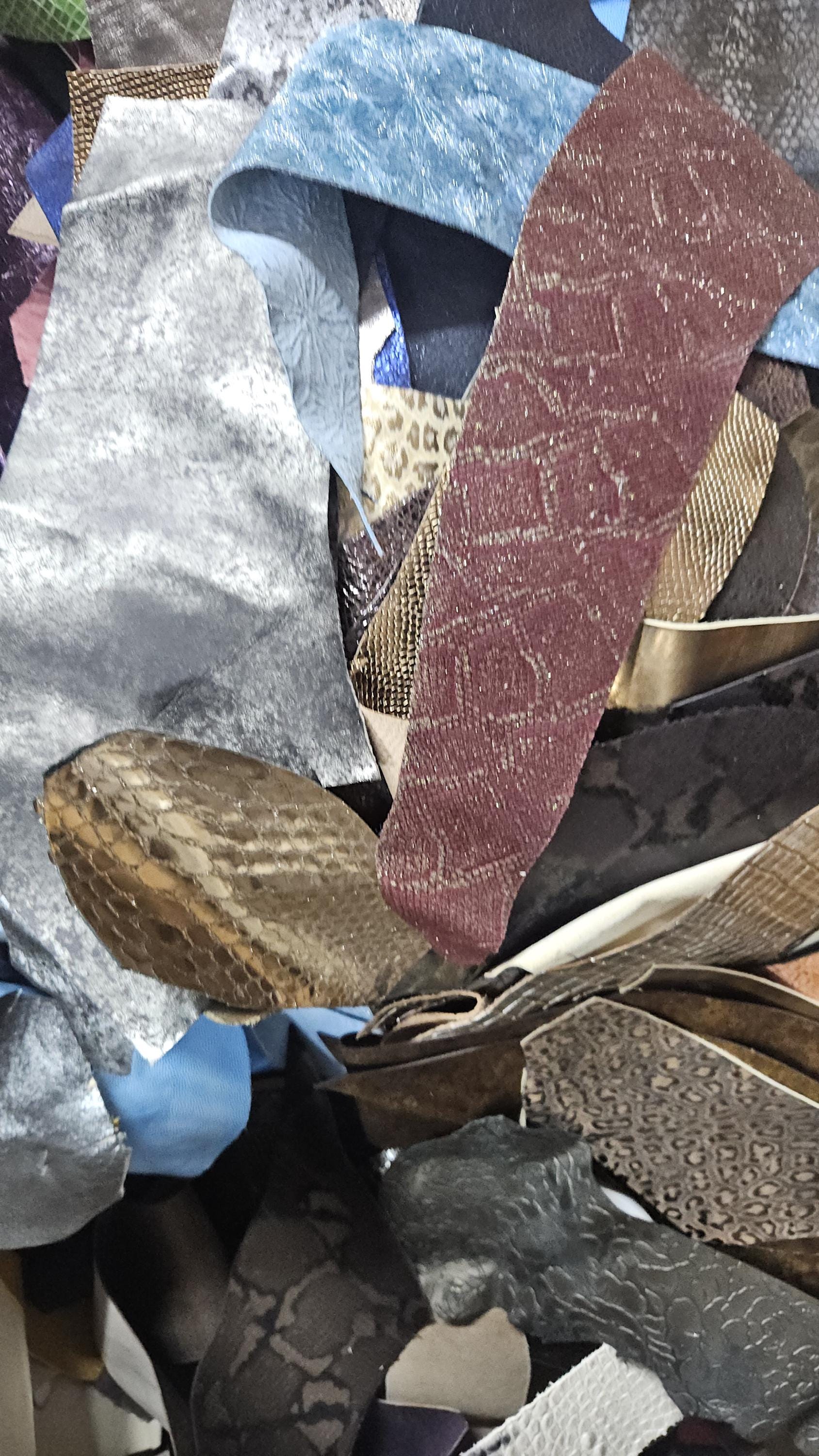 Small Leather Scraps, Mini Craft Offcuts, Assorted Colors Textures and Finishes for Earrings Jewelry and 2x4"/5x10 cm minimum measures RT87