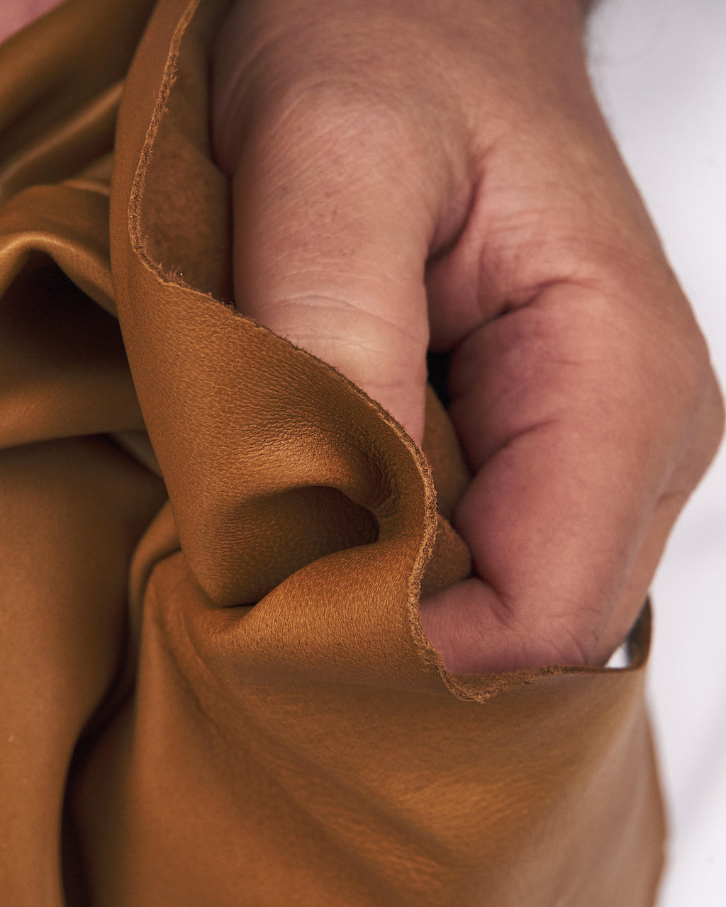 Tan sheepskin NAPPA leather, brown lambskin, smooth silky hide, ideal for bags and leather accessories 1.1 - 1.2 mm B17597-TU La Garzarara