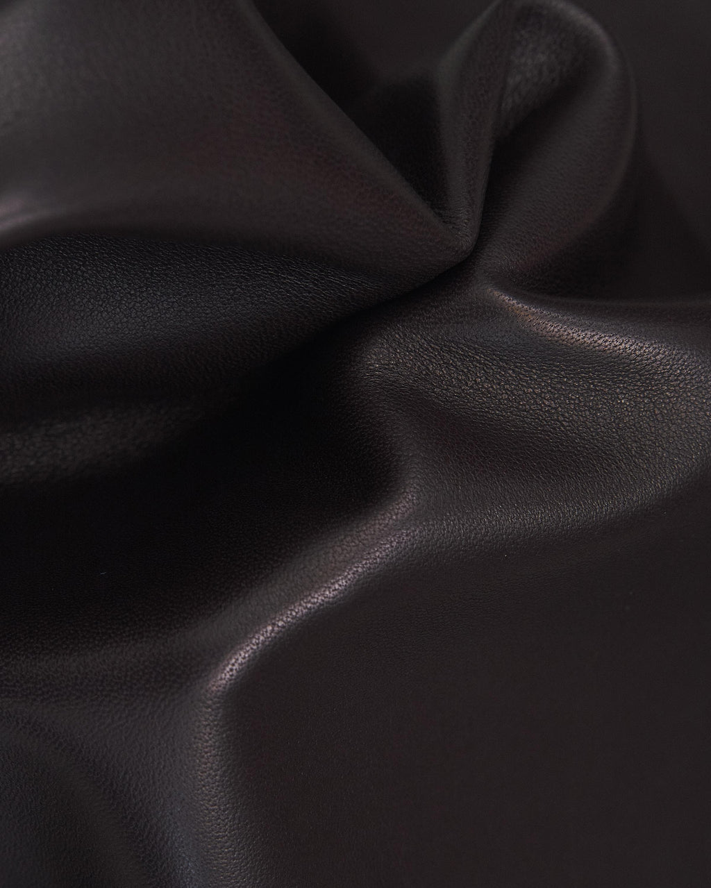 Dark brown NAPPA leather skin for garments, super soft lambskin, smooth sheepskin 0.7 - 0.9 mm B17592-TU La Garzarara