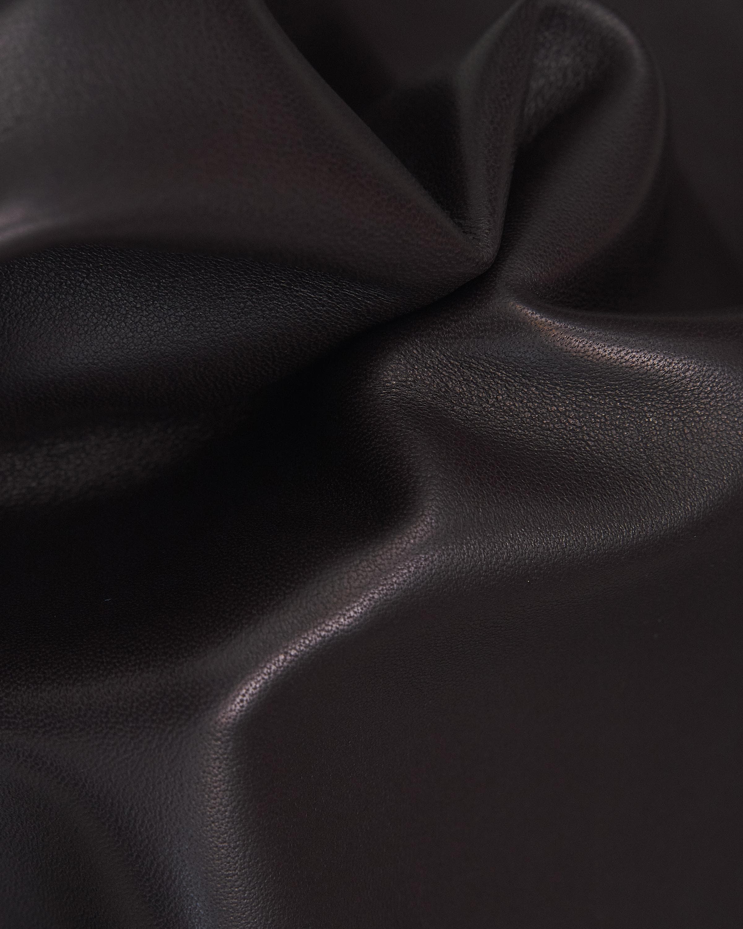 Dark brown NAPPA leather skin for garments, super soft lambskin, smooth sheepskin 0.7 - 0.9 mm B17592-TU La Garzarara