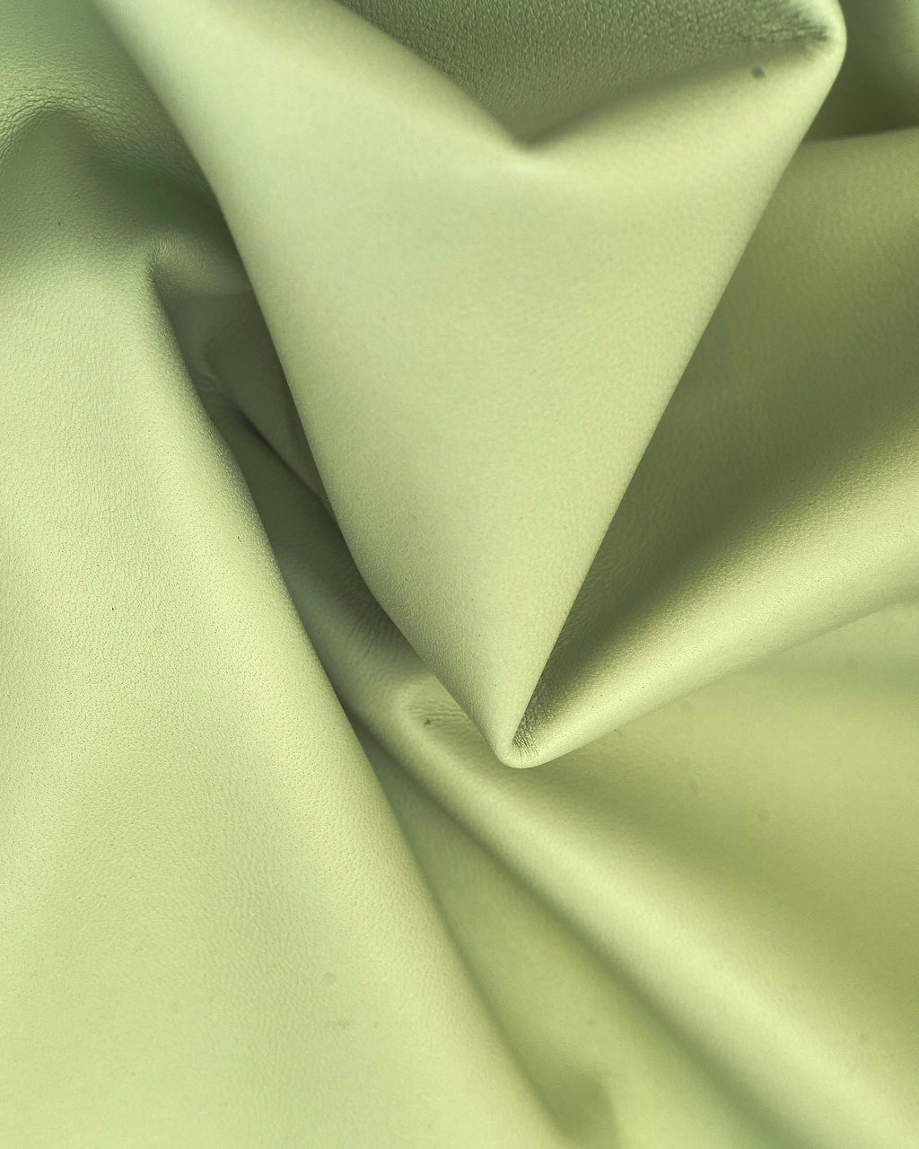 Pastel Pistachio green NAPPA leather, smooth soft lambskin, thin sheepskin, supple hide for garnments B17591-TU La Garzarara