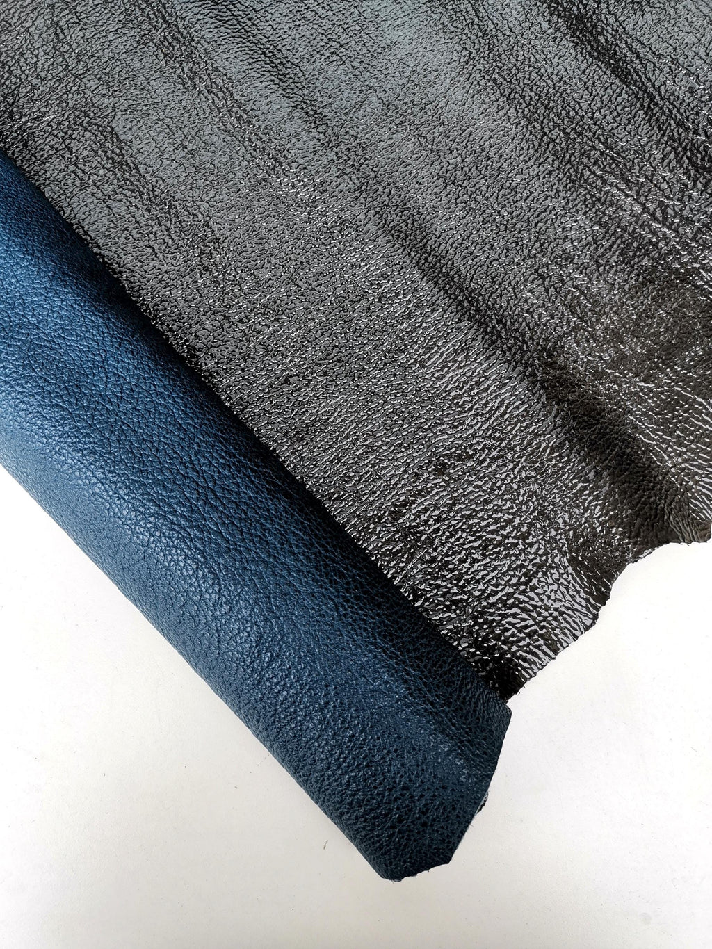 GREY NAPLACK leathet hide, double face wrinkled patent cowhide, gray glossy soft calfskin for crafters B17959-TU lLa Garzarara