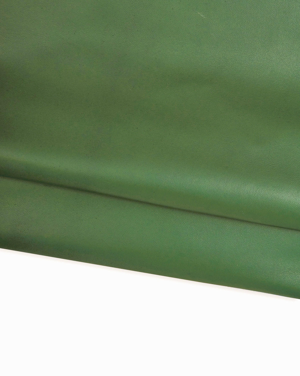 Flexible green nappa lambskin for GARMENTS, super soft lamb, silky semi glossy leather hide for clothing 0.7 - 0.9 mm B17584-TU La Garzarara