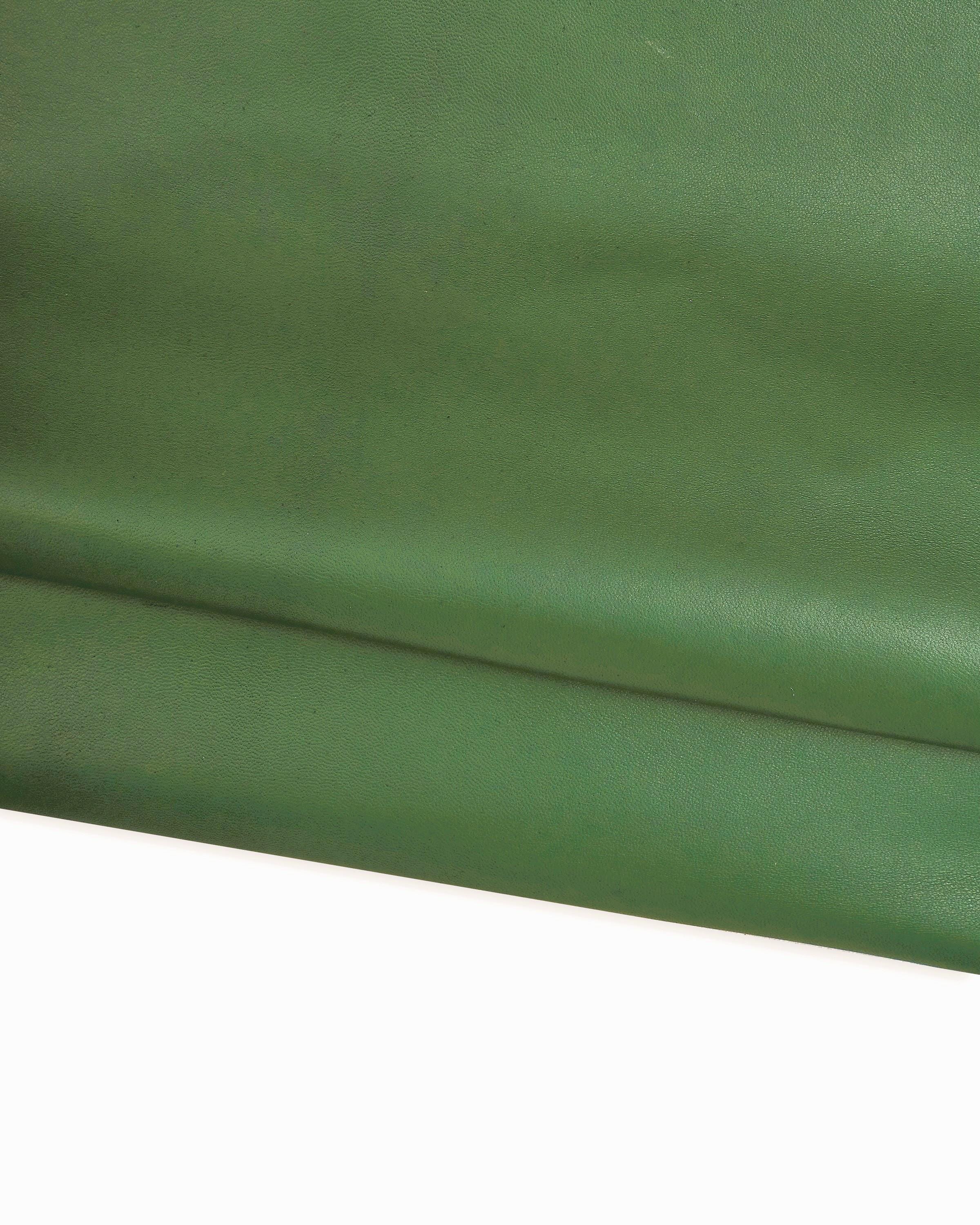 Flexible green nappa lambskin for GARMENTS, super soft lamb, silky semi glossy leather hide for clothing 0.7 - 0.9 mm B17584-TU La Garzarara
