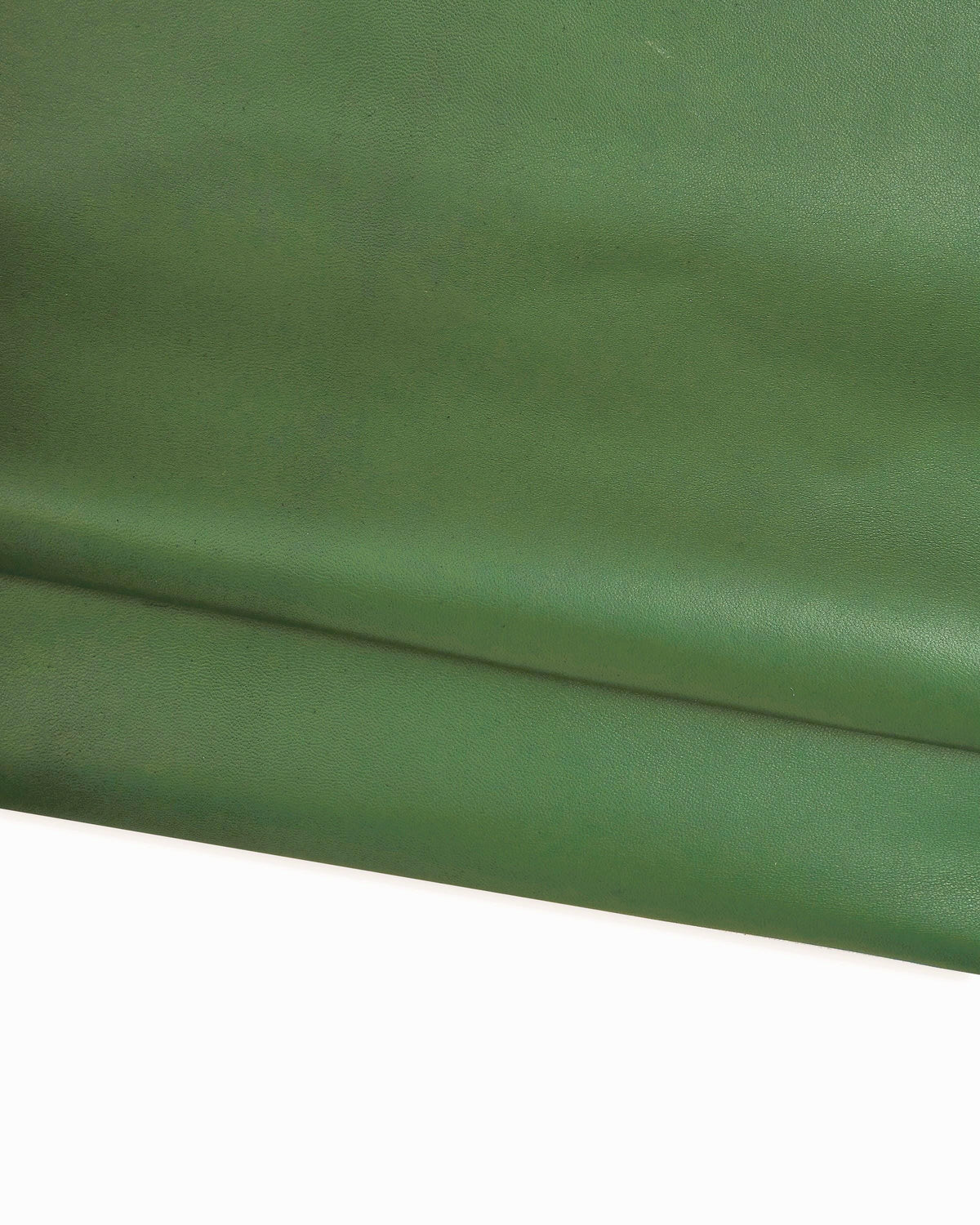 Flexible green nappa lambskin for GARMENTS, super soft lamb, silky semi glossy leather hide for clothing 0.7 - 0.9 mm B17584-TU La Garzarara