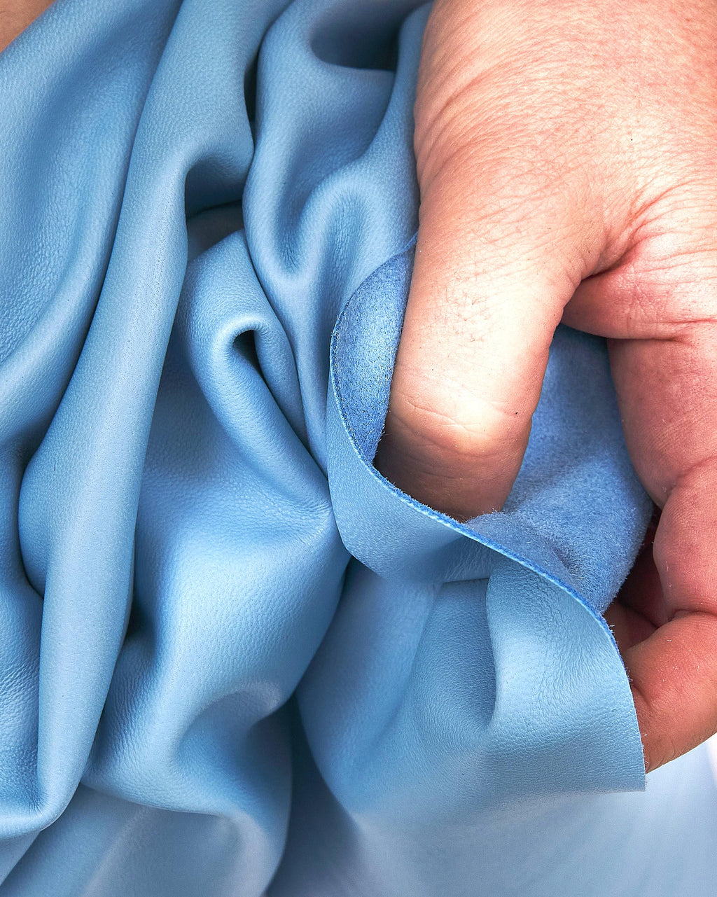 Azure lamb leather skin, super soft lambskin hide, light blue sheepskin for garments and crafting, matt, 0.7 - 0.8 mm B17589-TU La Garzarara
