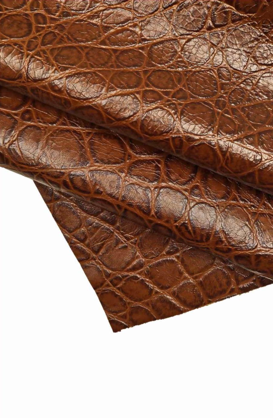 BROWN CROCODILE embossed leather hide, brown crock printed calfskin, slightly wrinkled, glossy, soft skin B14015-ST La Garzarara
