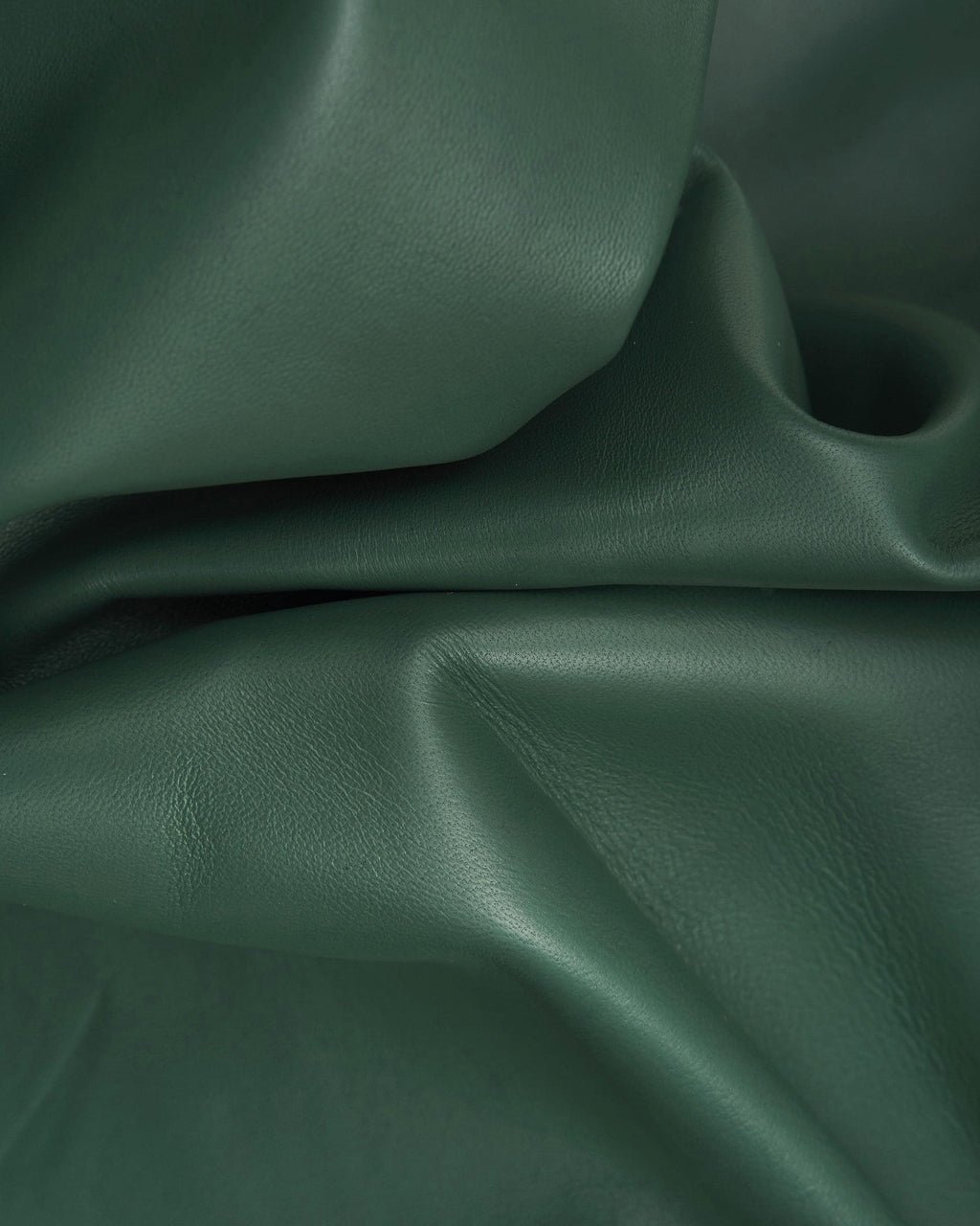 Very soft Nappa lambskin leather, smooth thin supple sheepskins, green hides for garments and diy creations B17602-TU La Garzarara