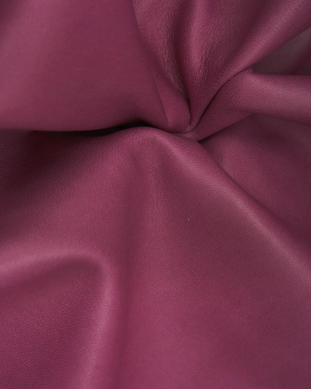 Purple smooth leather skin, super soft lambskin NAPPA, sheepskin for GARMENTS and diy projects B7600-TU La Garzarara