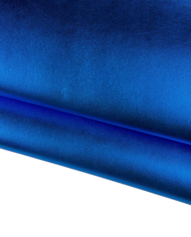 BLUETTE leather skin, smooth metallic goatskin, electric blue soft hide for hobbyists 0.7 - 0.8 mm B17314-MT La Garzarara