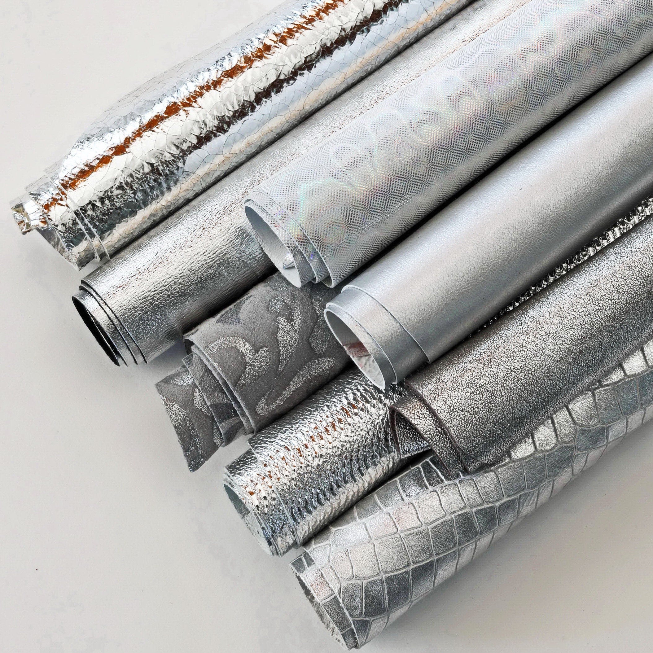 Silver Leather pieces, assorted metallic leather scraps, solid and patterned offcuts, RANDOM selection 1 lbs / 500 gr B1360 RC La Garzarara