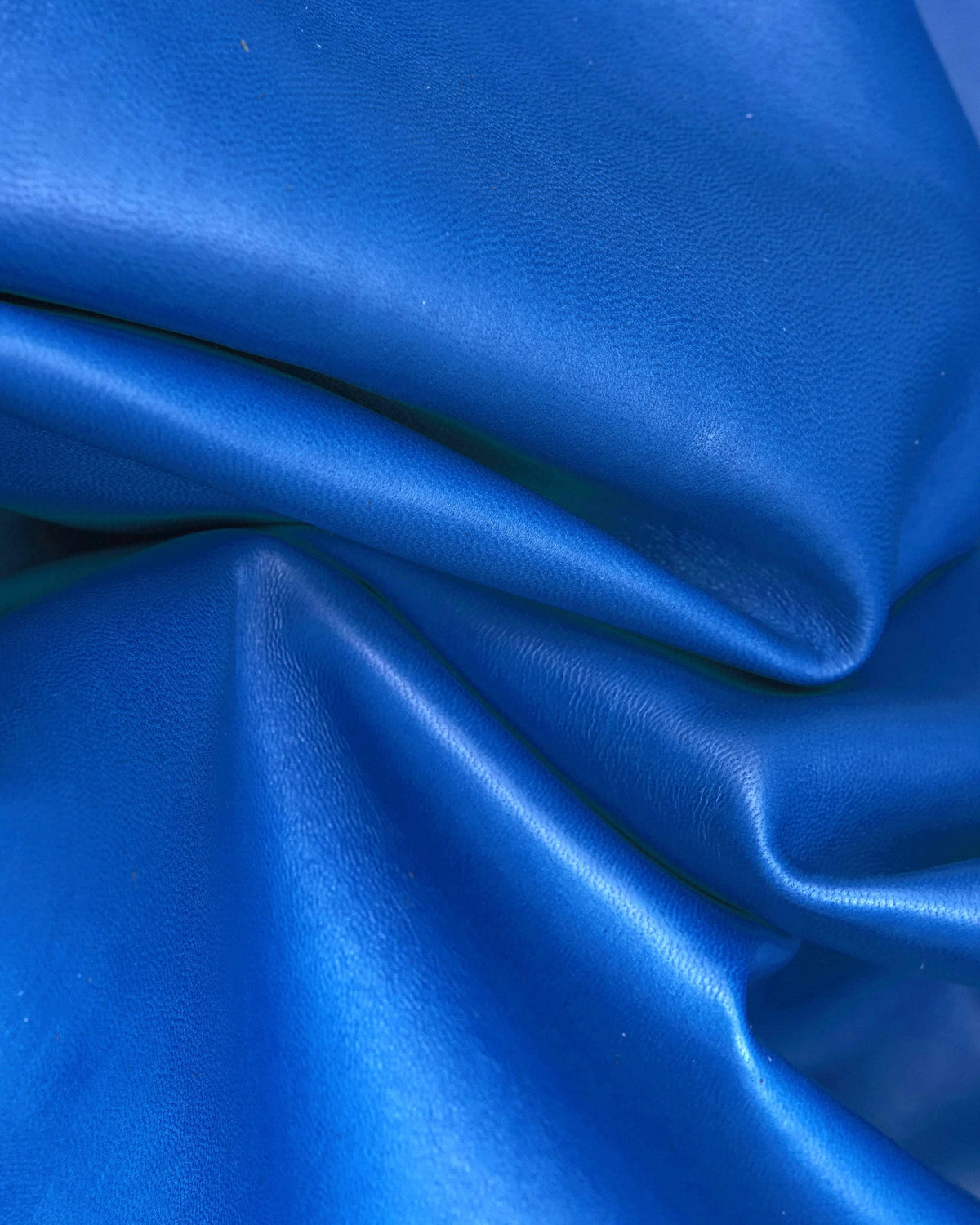Dark navy soft lambskin leather, Blue NAPPA lamb, smooth supple lamb, sheepskin hide for GARMENTS, 0.7 - 0.8 mm B17599-TU La Garzarara
