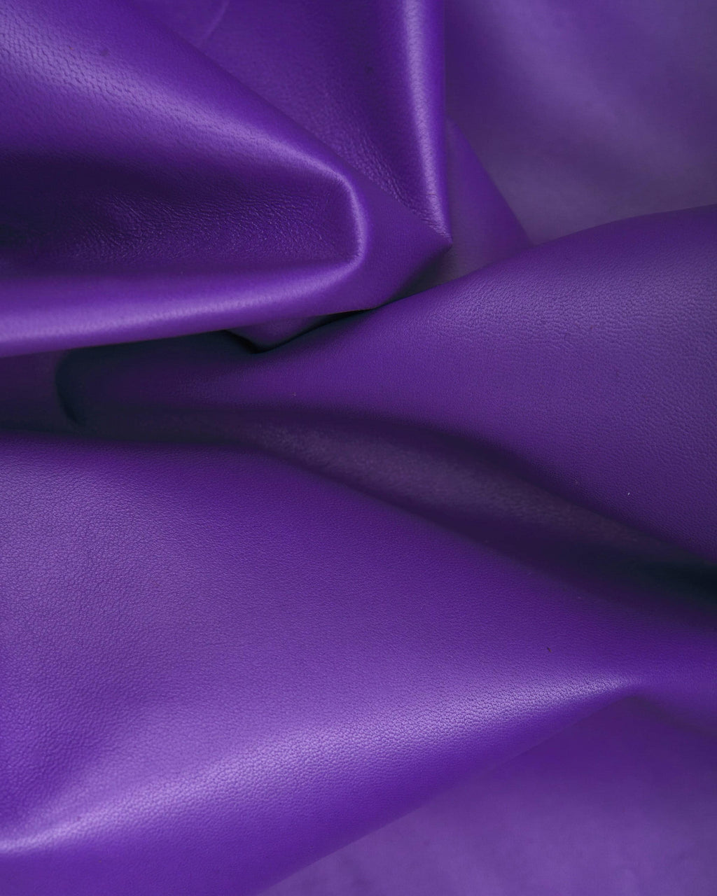 Purple smooth leather skin, super soft lambskin NAPPA, sheepskin for GARMENTS and diy projects B7600-TU La Garzarara
