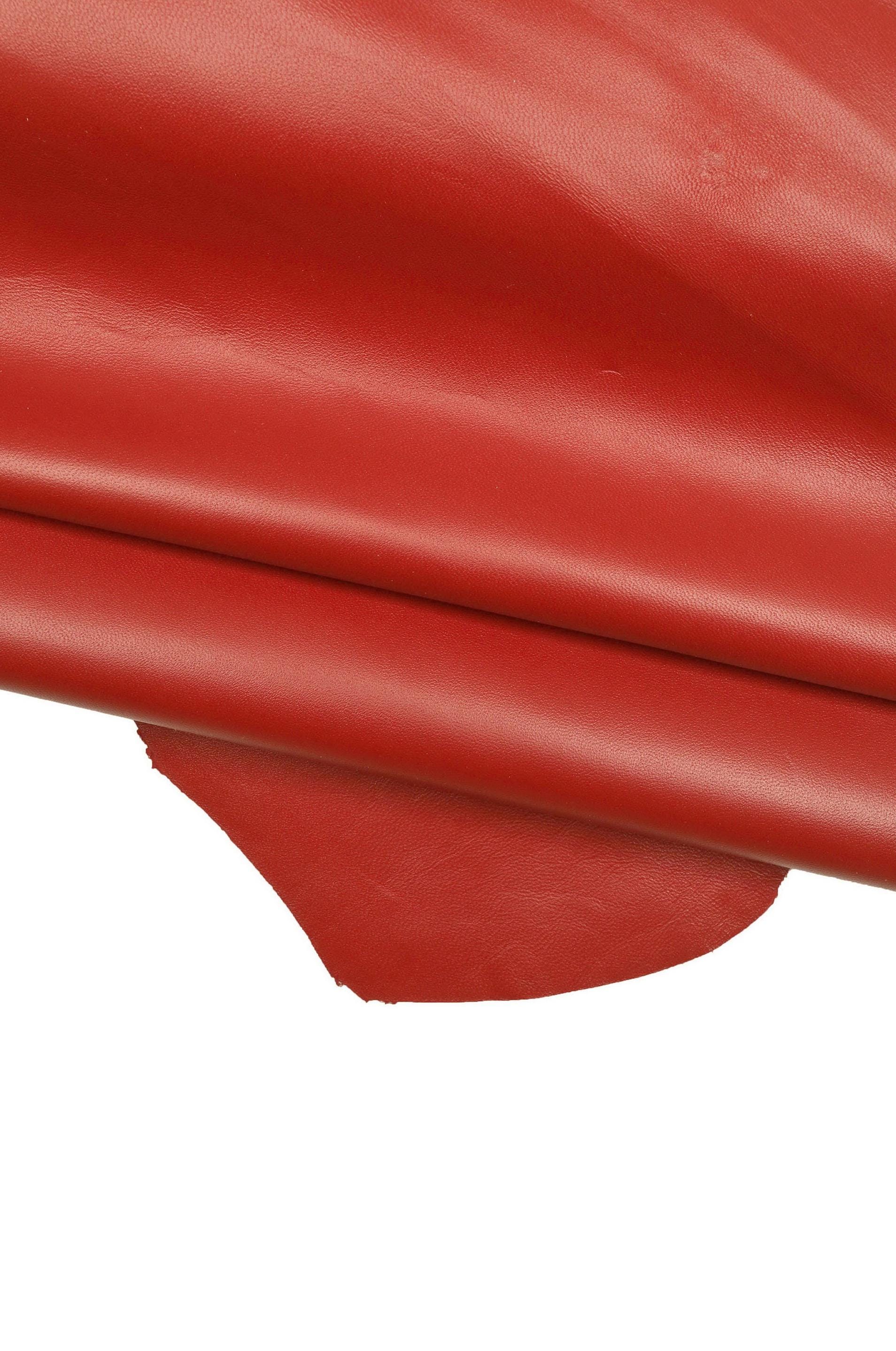 Dark red nappa leather hide – soft sheepskin, smooth crimson lambskin for hobbyists B18201-TU La Garzarara