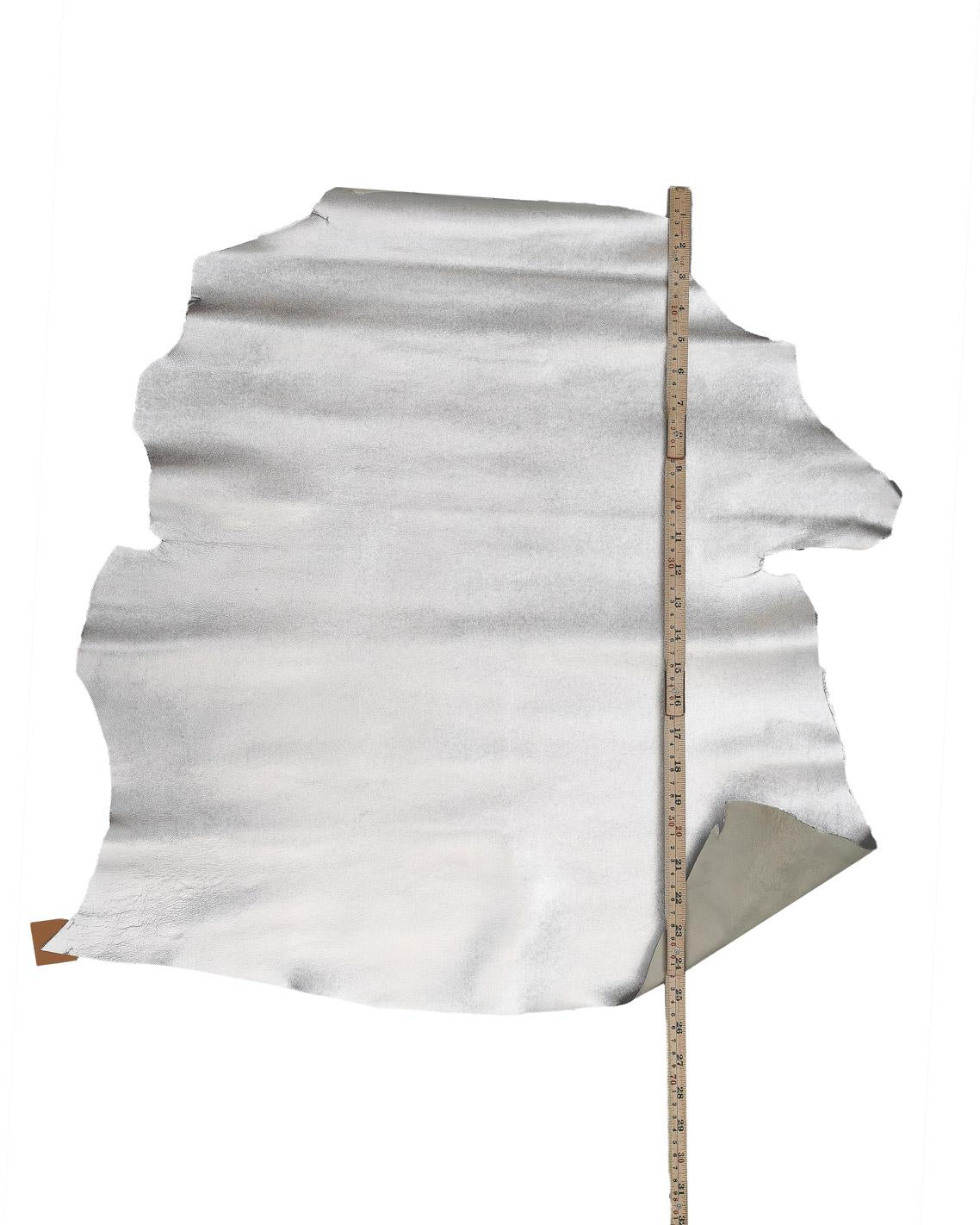Metallic silver goat leather skin, smooth shiny mirror effect leather, leather hide for light creative surfaces B17841-MT La Garzarara