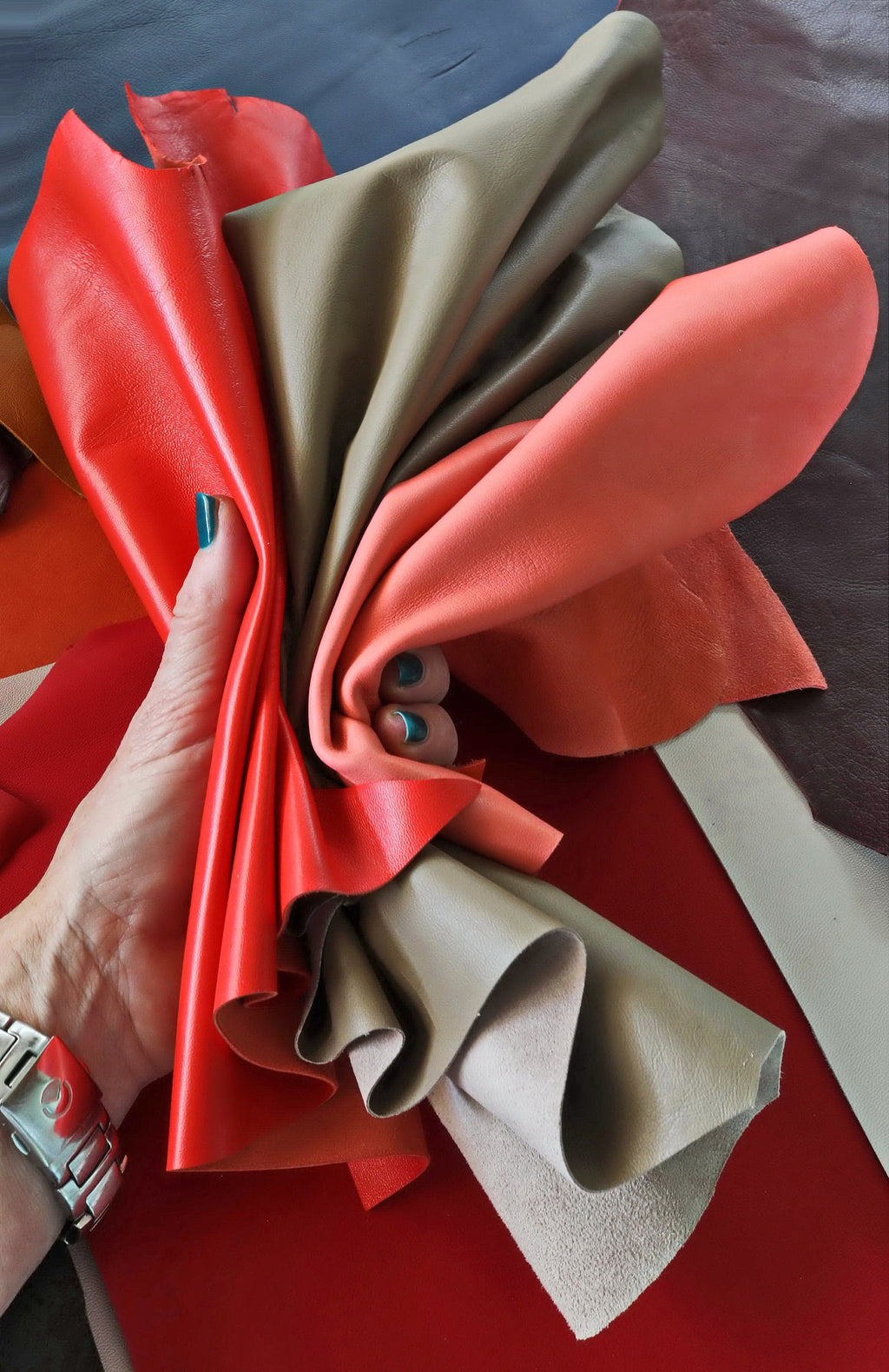 THIN leather scraps, Soft nappa and goatskin renmants, Supple assorted offcuts leather colors 10x8" / 25x20 cm approx B106