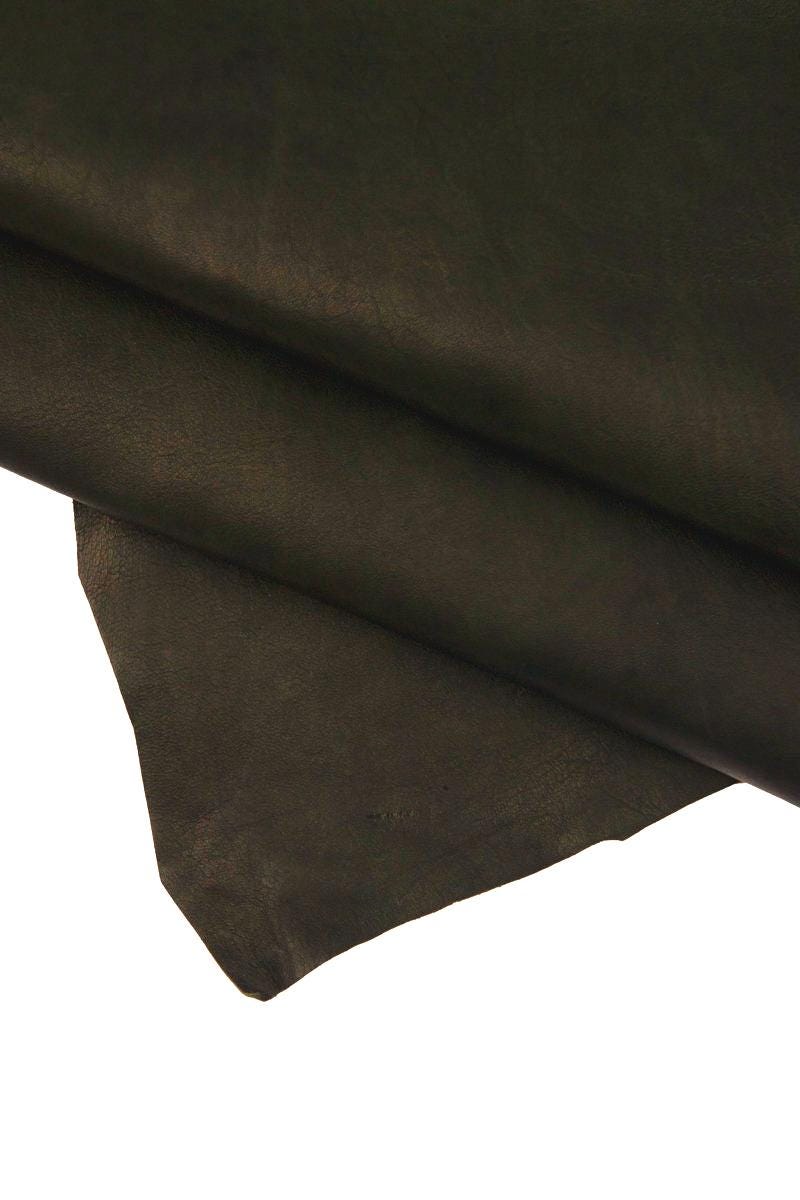 Green goat leather skin vegetable tanned CRINKLED effect, distressed soft goatskin with light dark shades 0.7–0.9 mm B16479-VT La Garzarara